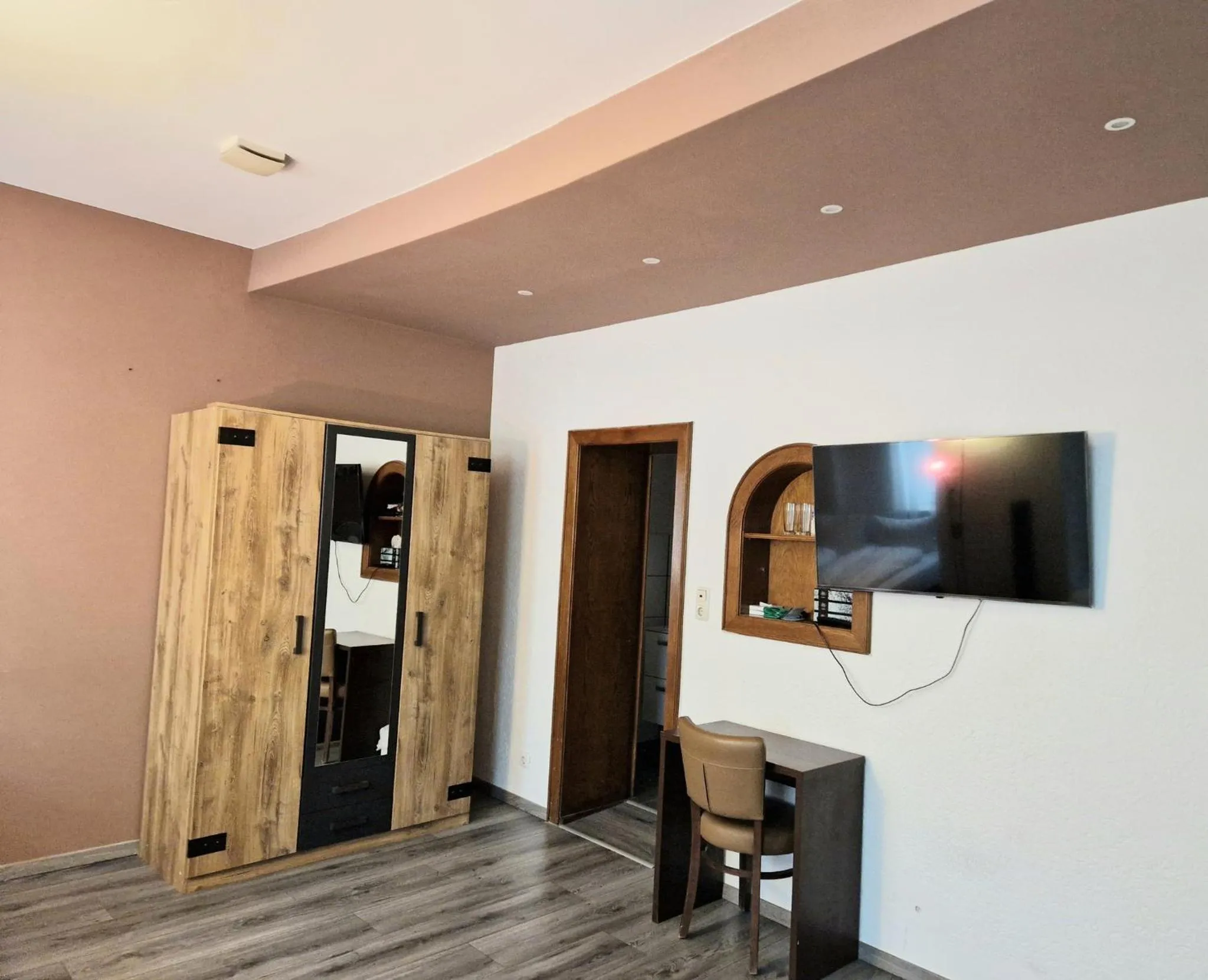 TV and multimedia in Trip Inn Budget Hotel Messe