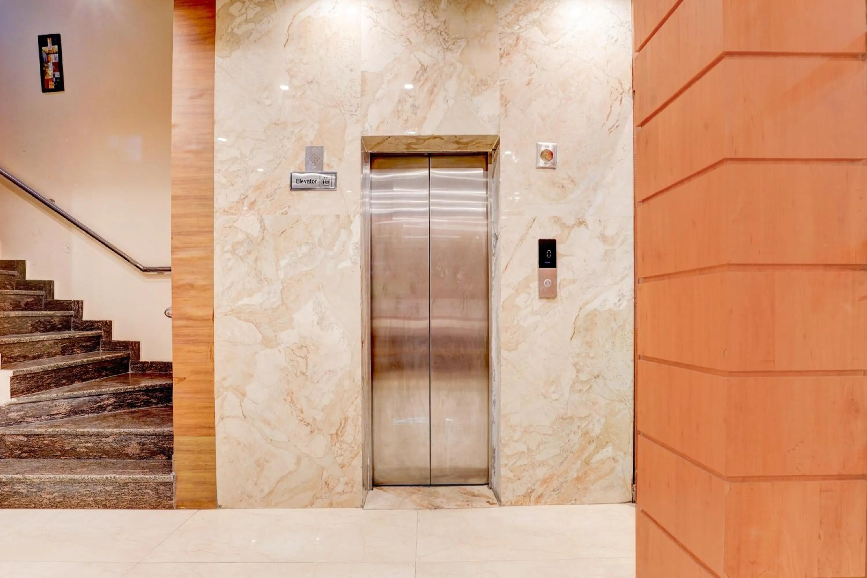 Lobby or reception in Townhouse Oak Dehradun Court Formerly GK Residency