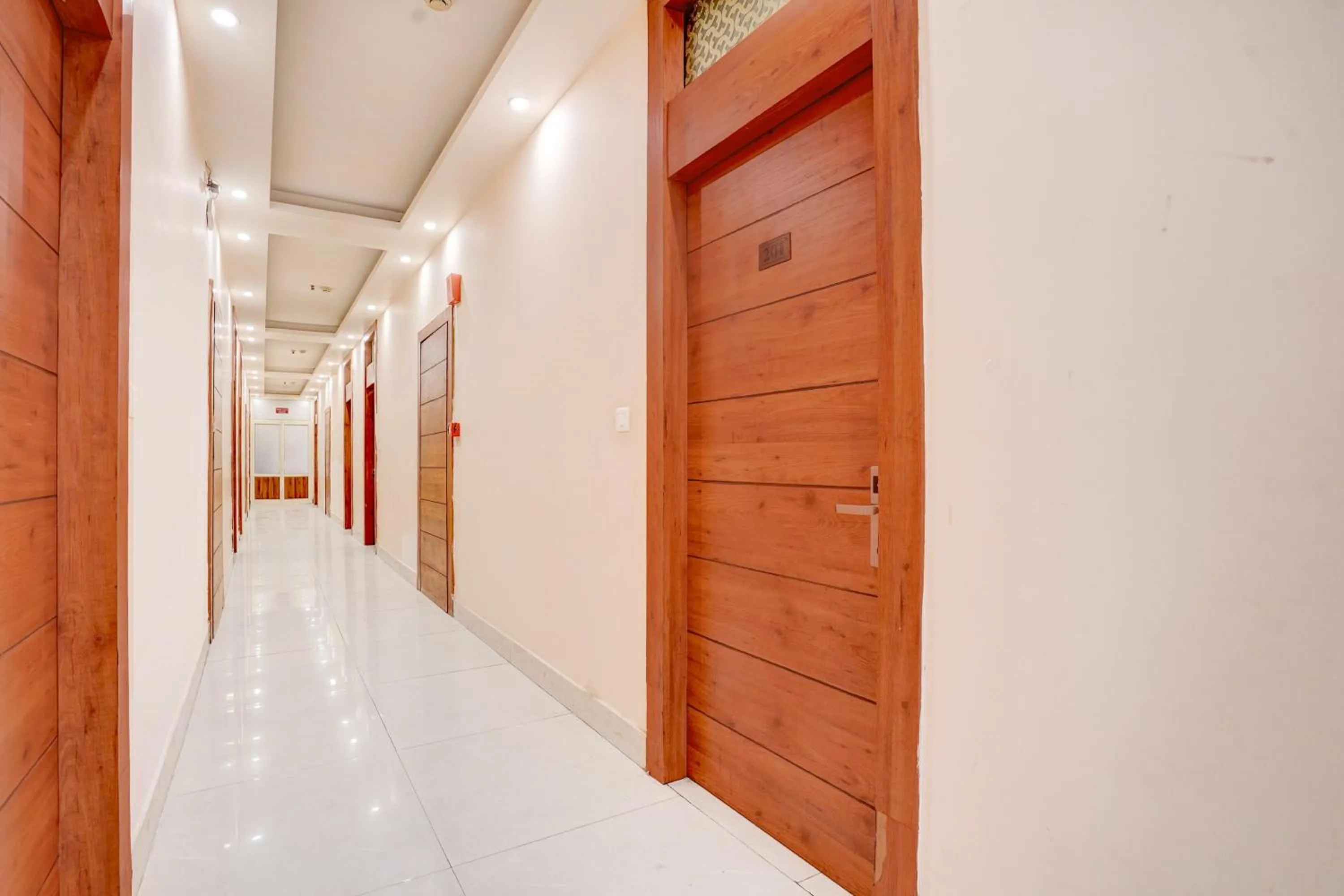 Lobby or reception in Townhouse Oak Dehradun Court Formerly GK Residency