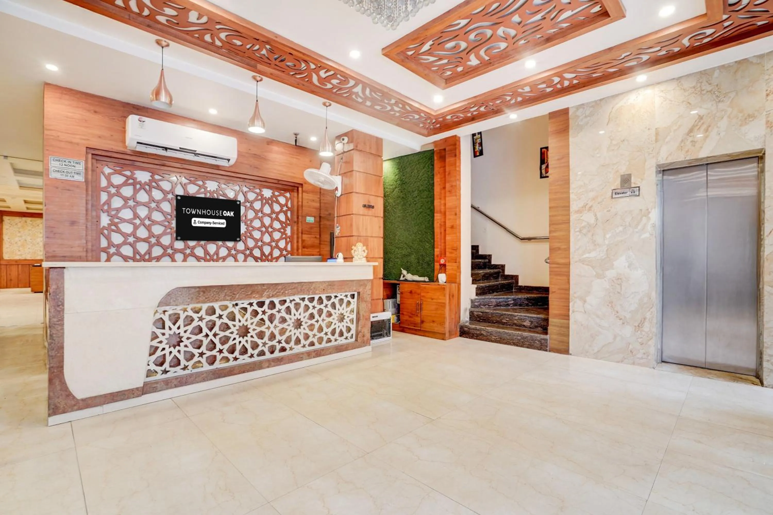 Lobby or reception in Townhouse Oak Dehradun Court Formerly GK Residency