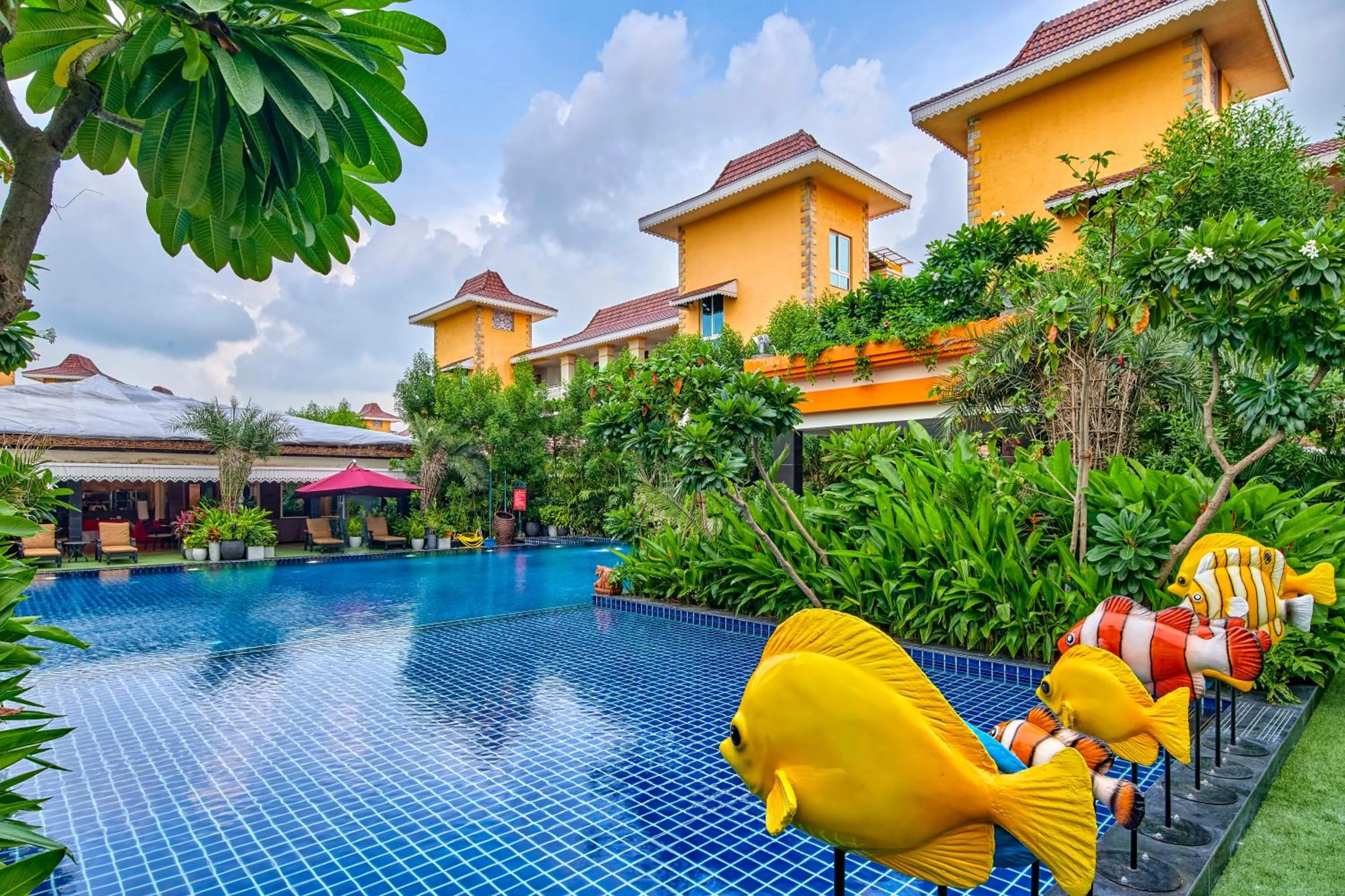 Day in MAYFAIR Lake Resort