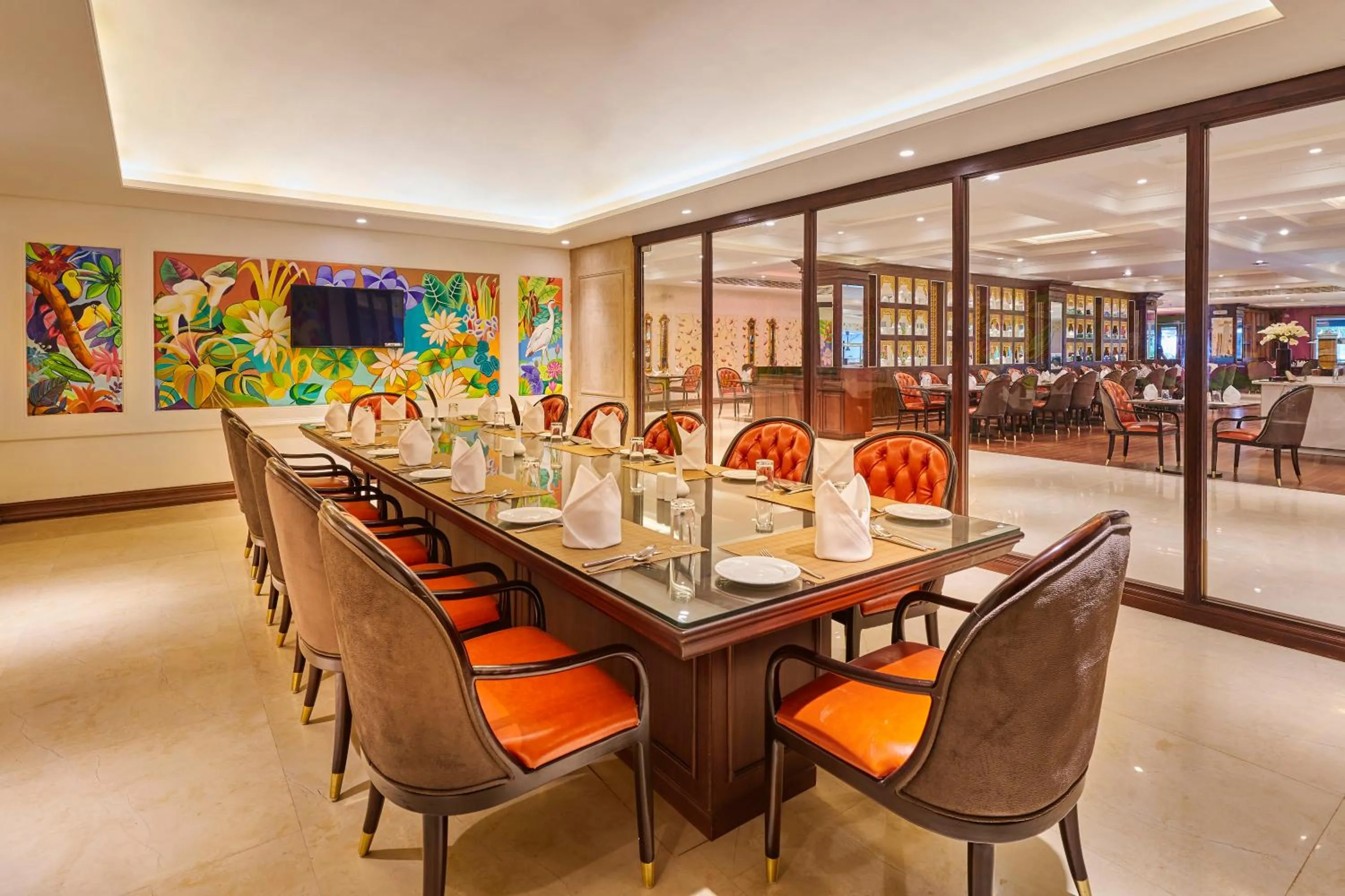 Breakfast in MAYFAIR Lake Resort