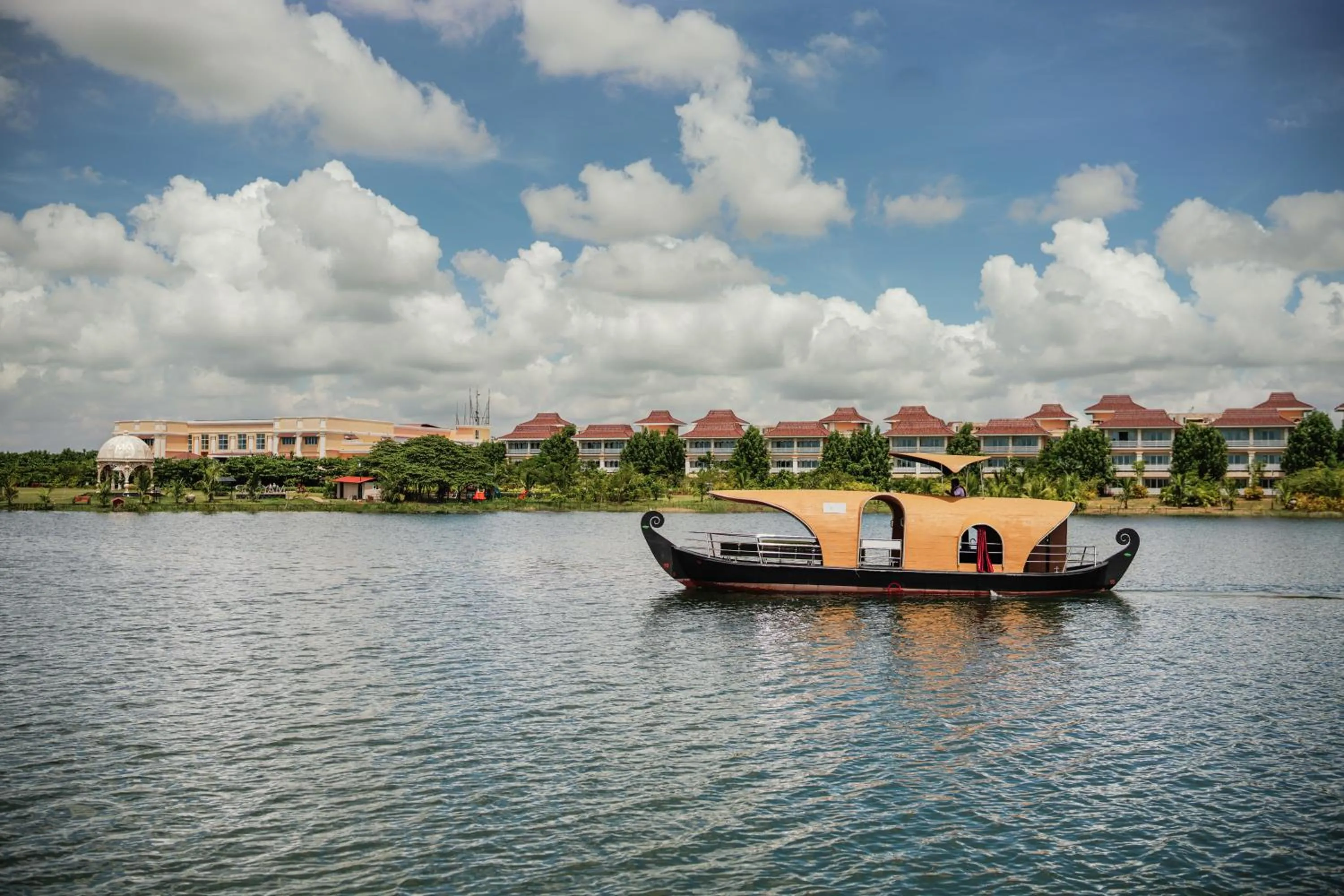 Lake view in MAYFAIR Lake Resort