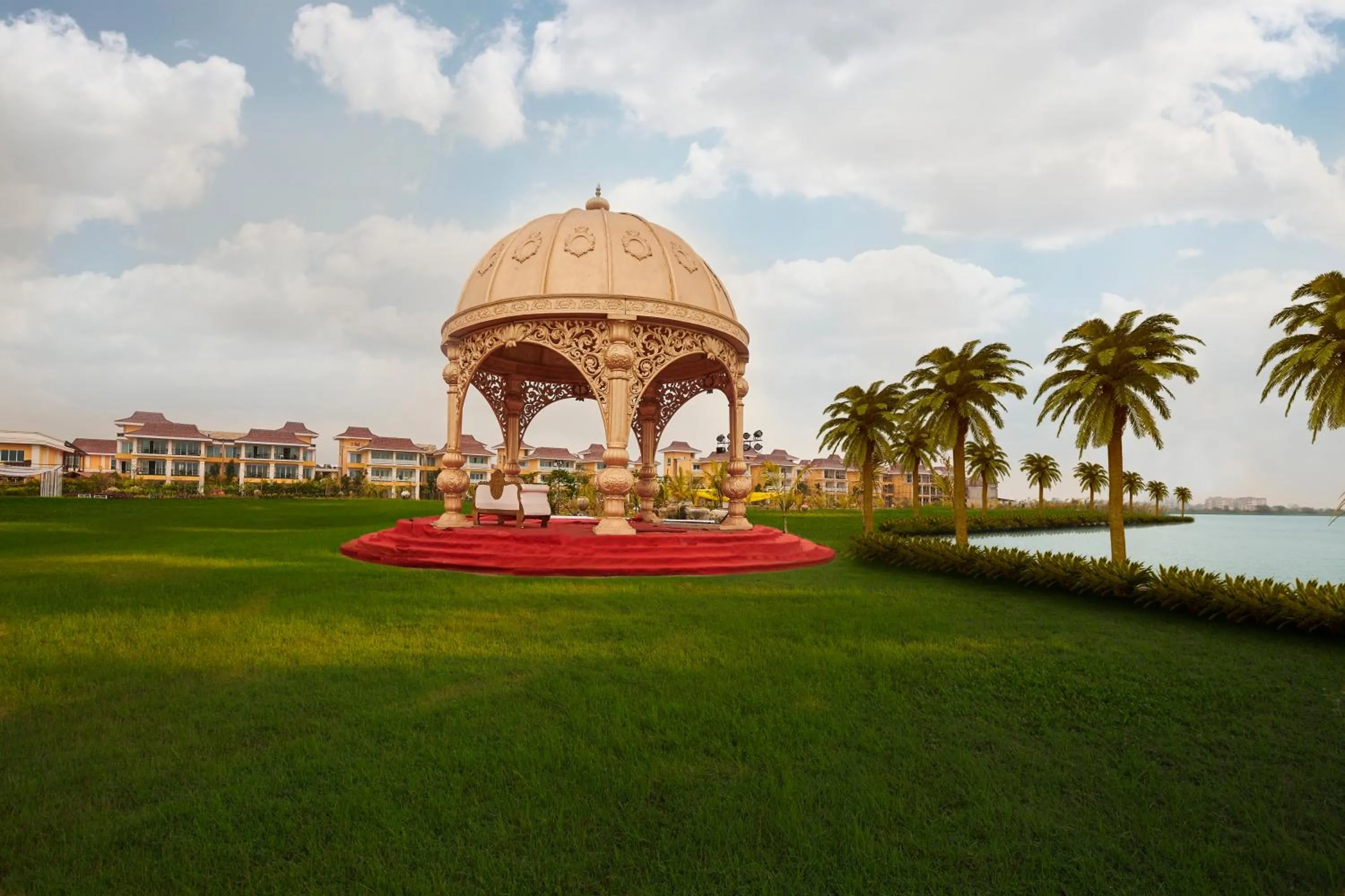 Property building in MAYFAIR Lake Resort