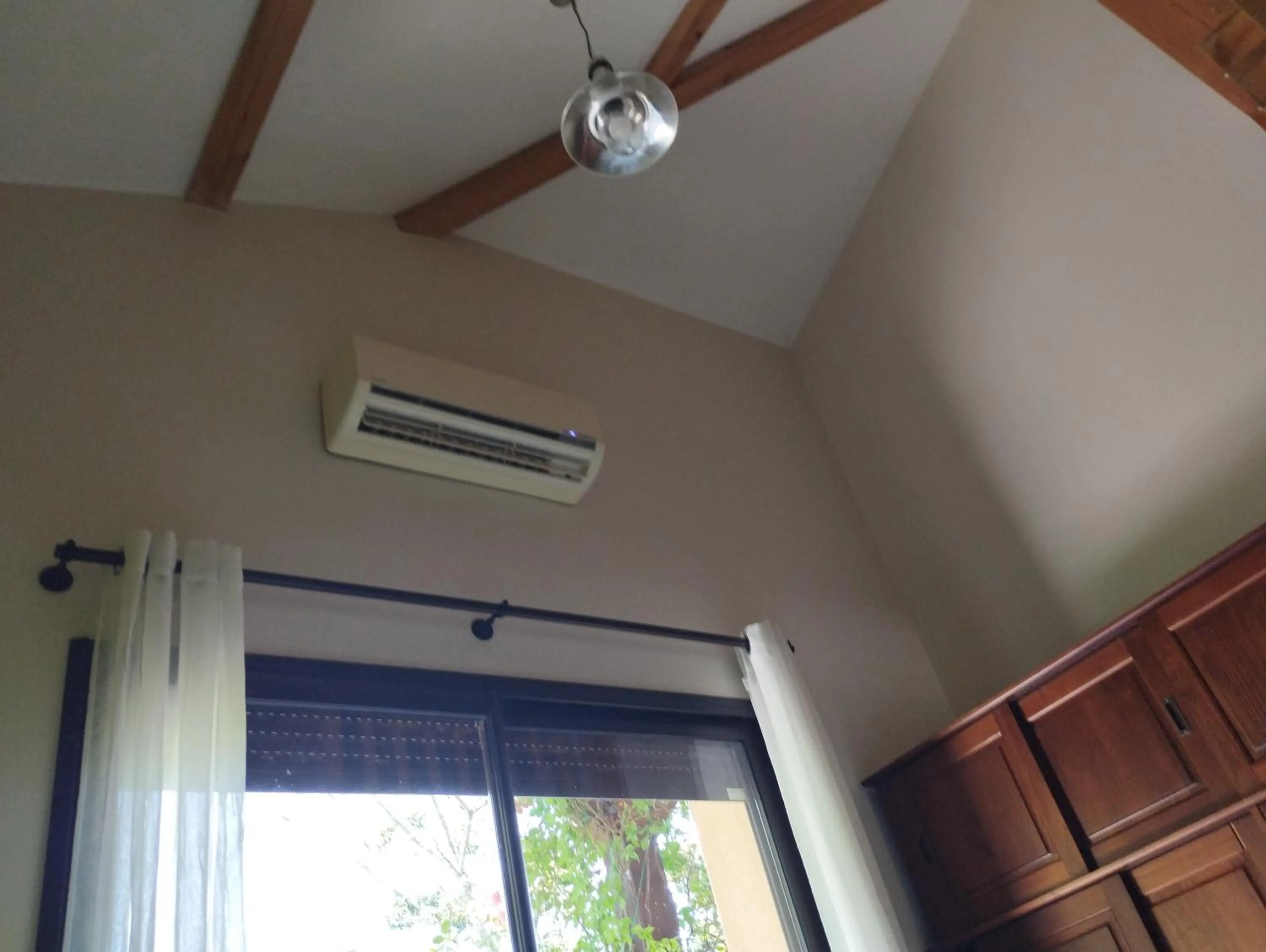 air conditioner in Le Grand Noyer