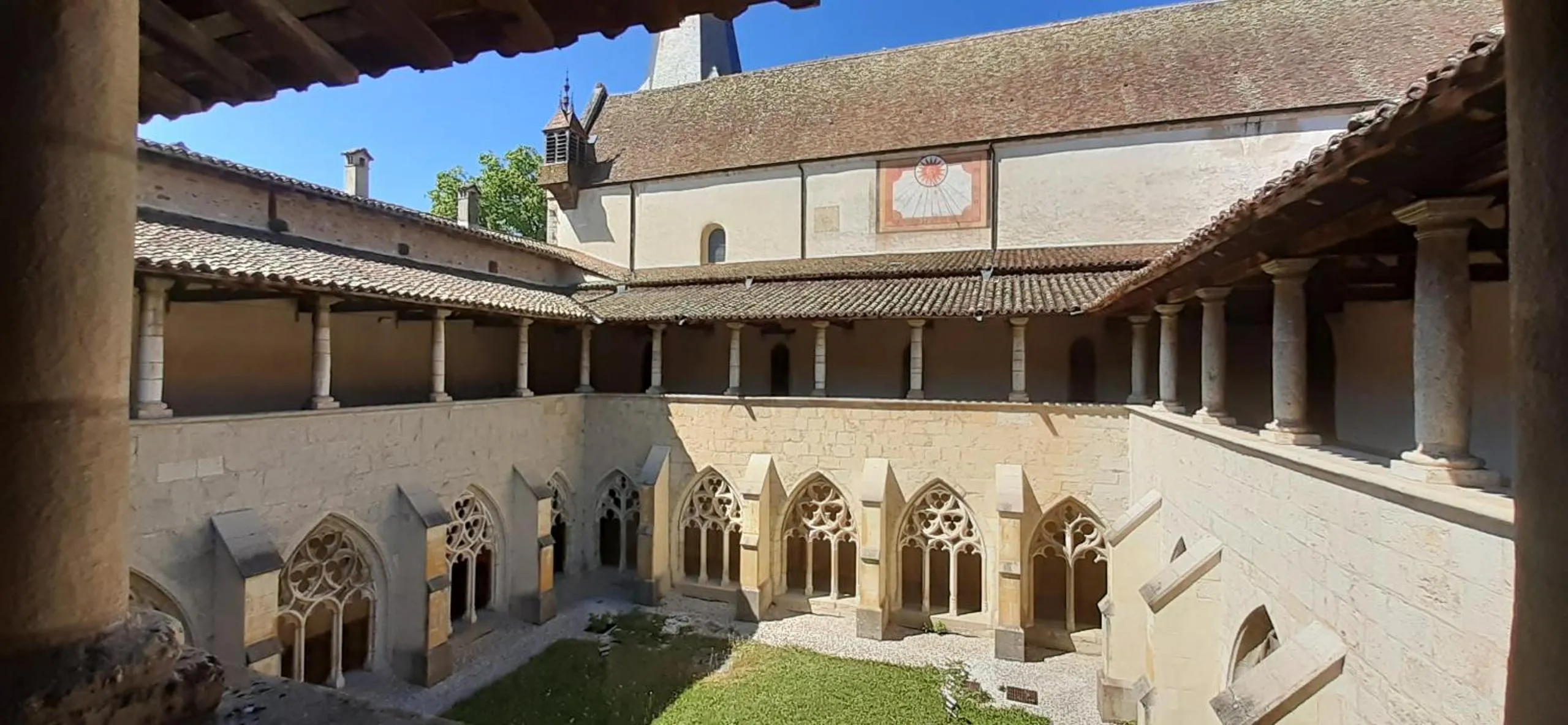 Off site in Le Grand Noyer