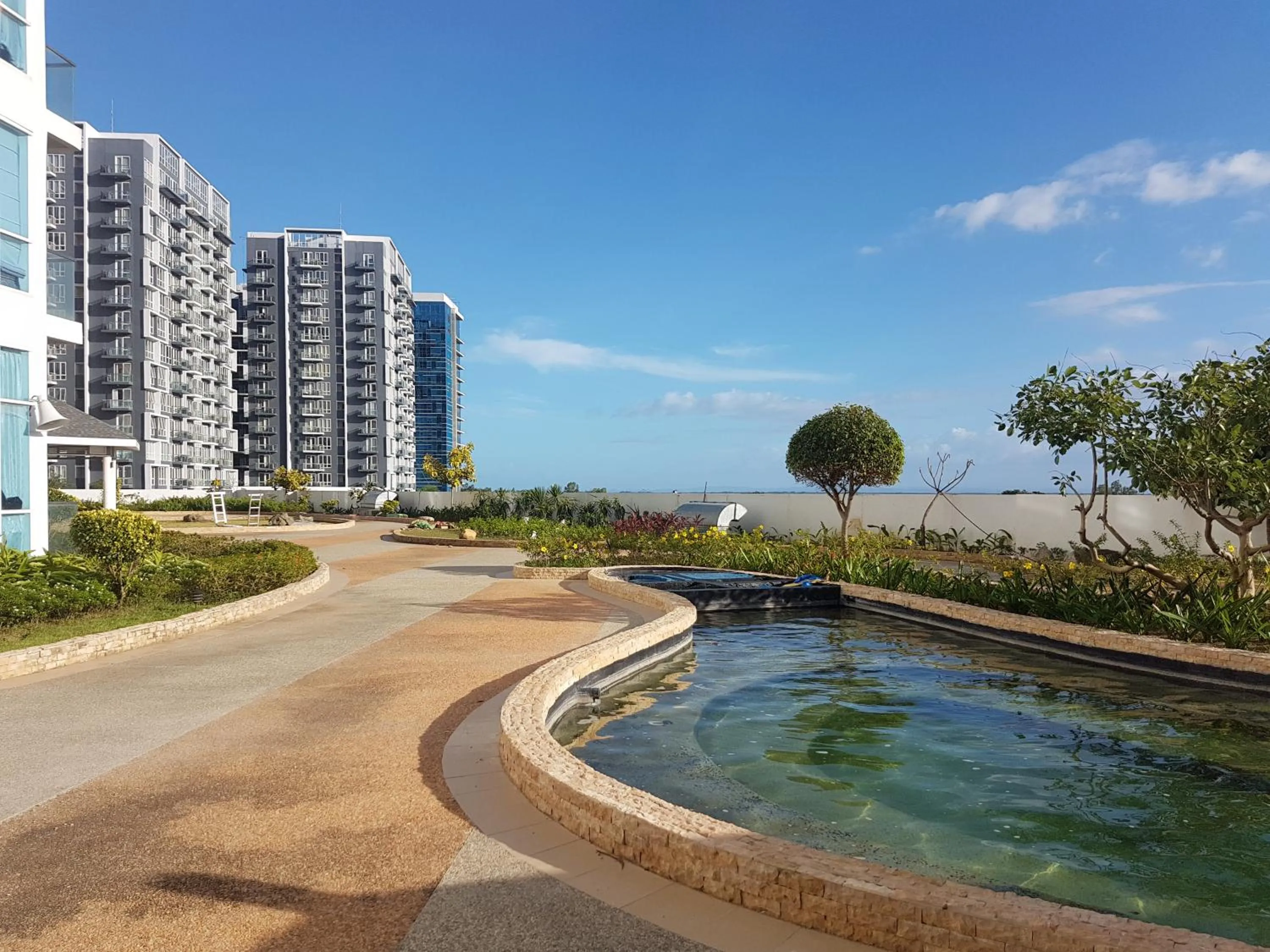 Mactan Newtown Condo with Garden and Ocean View 8NEWTOWN BLVD