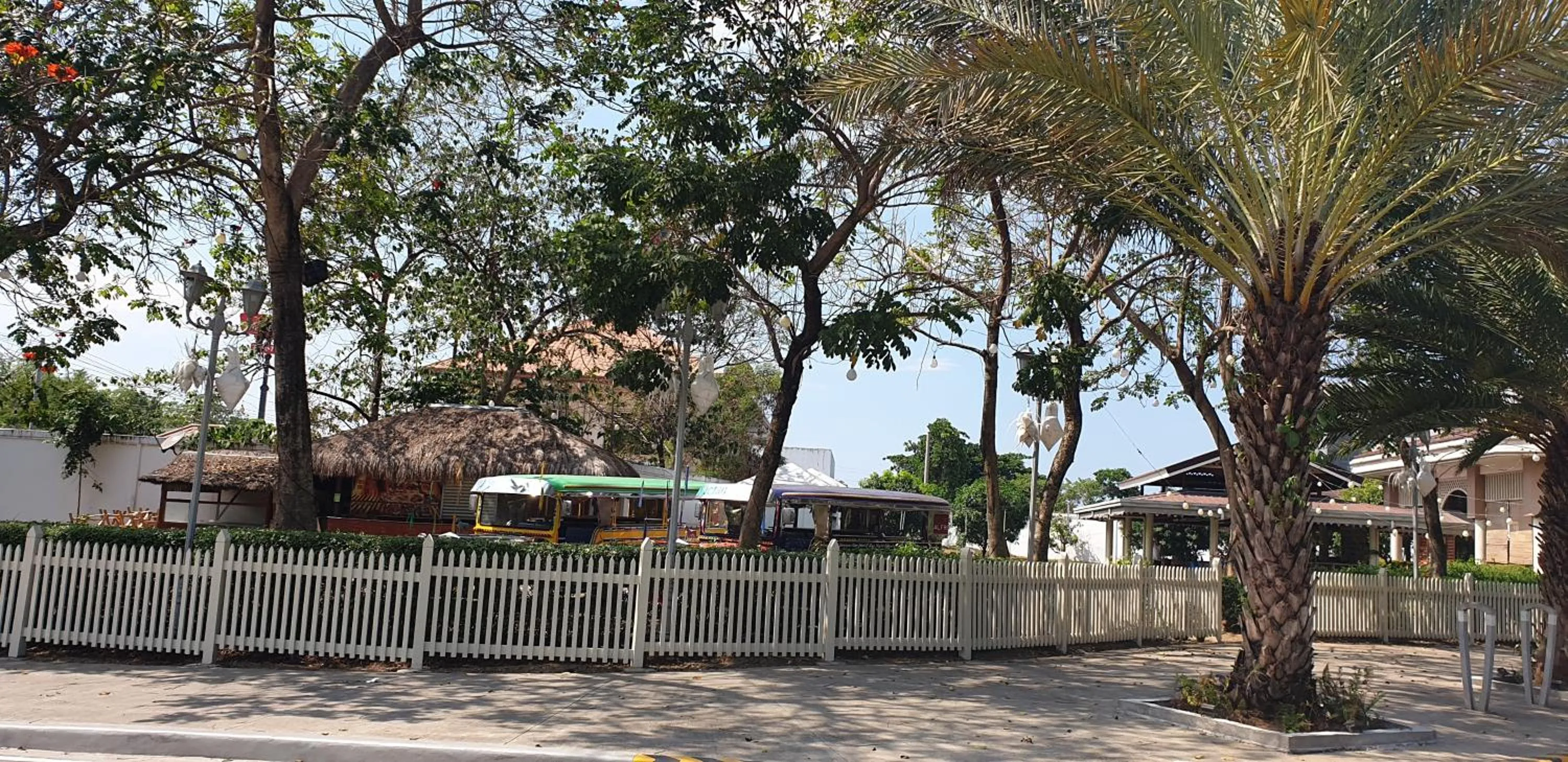 Mactan Newtown Condo with Garden and Ocean View 8NEWTOWN BLVD