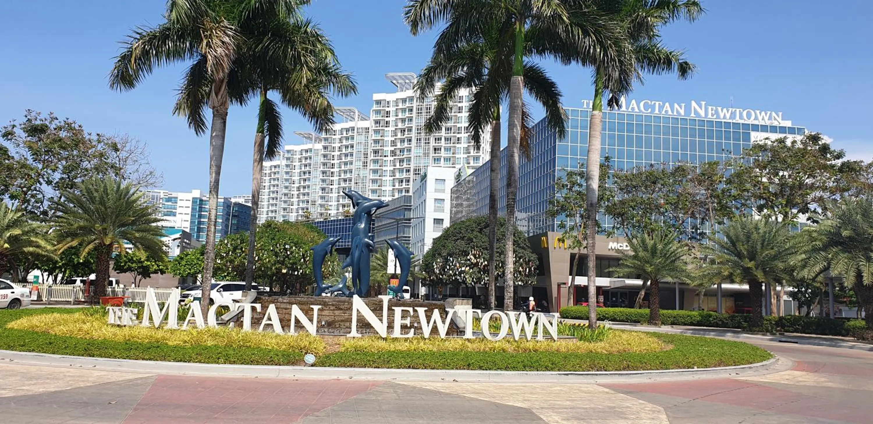 Mactan Newtown Condo with Garden and Ocean View 8NEWTOWN BLVD