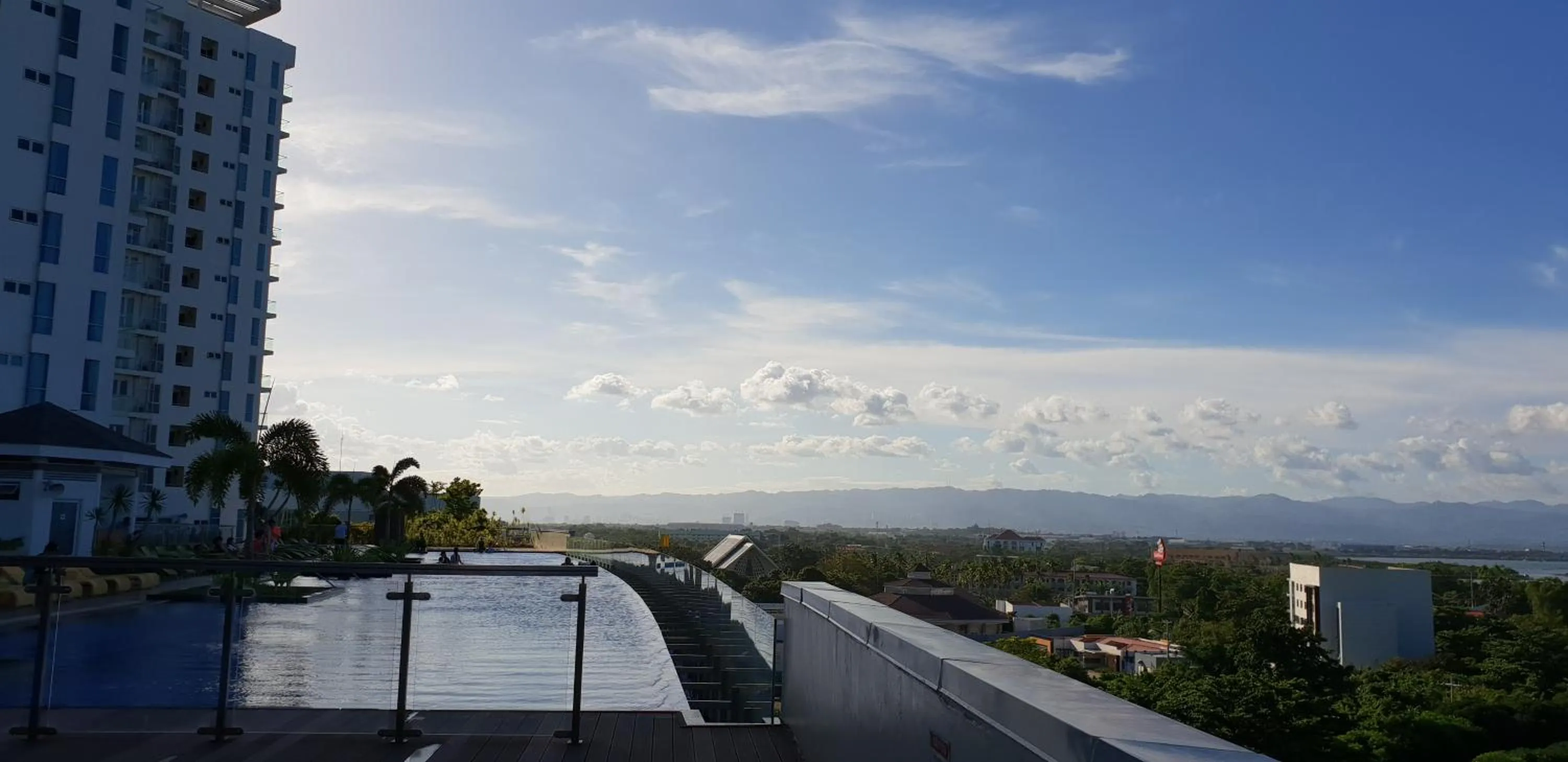 Mactan Newtown Condo with Garden and Ocean View 8NEWTOWN BLVD