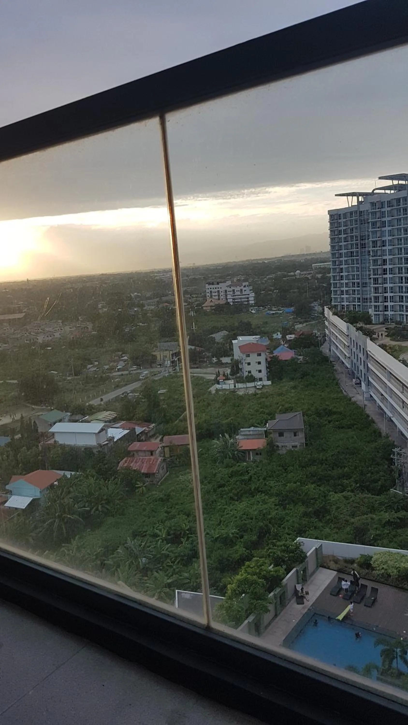 Mactan Newtown Condo with Garden and Ocean View 8NEWTOWN BLVD