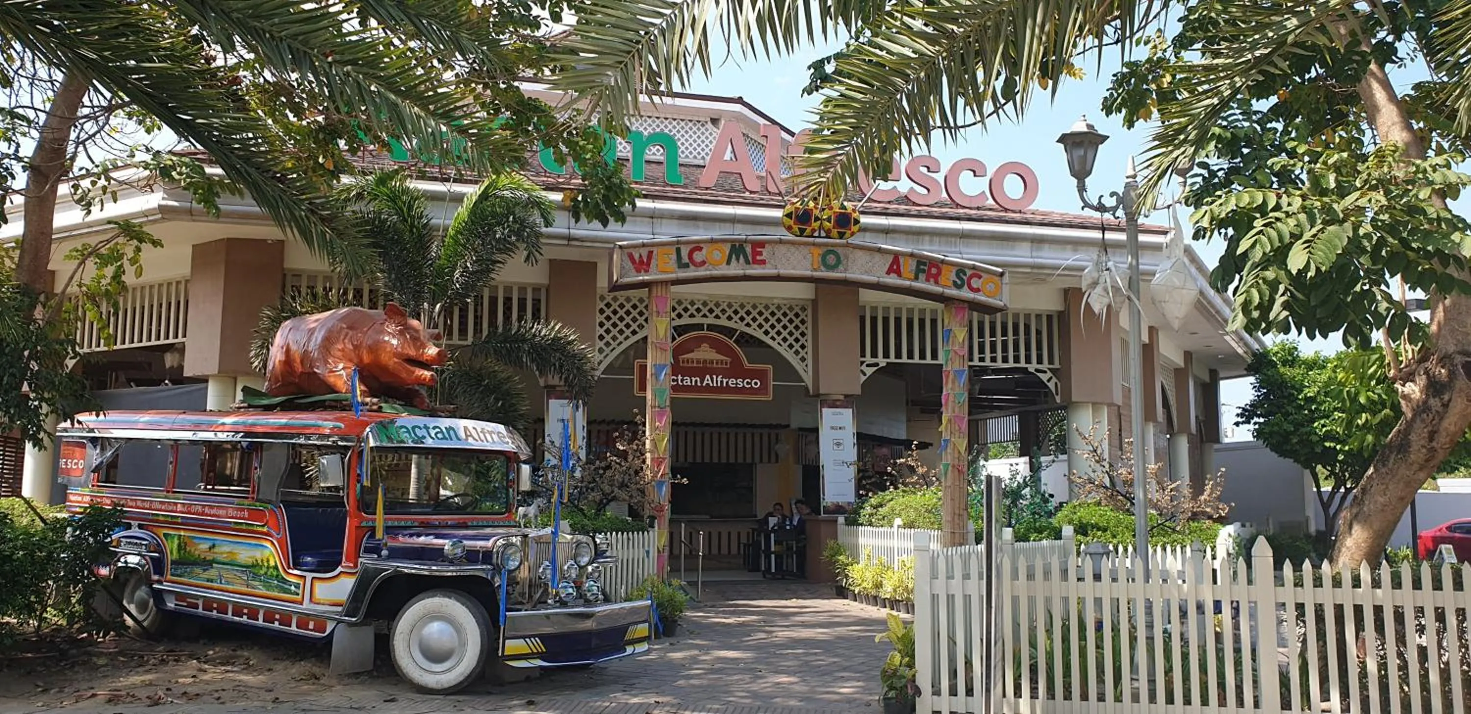 Mactan Newtown Condo with Garden and Ocean View 8NEWTOWN BLVD