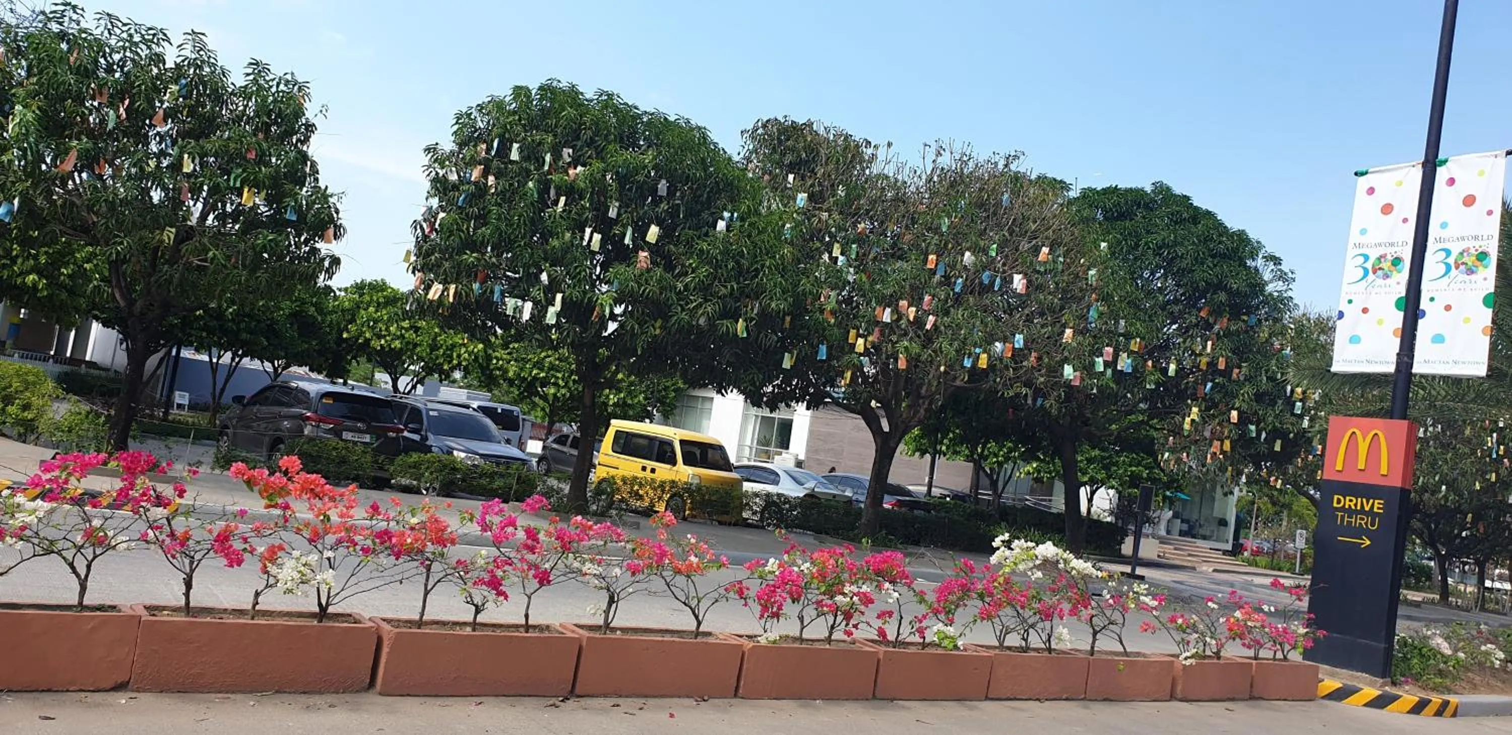 Mactan Newtown Condo with Garden and Ocean View 8NEWTOWN BLVD