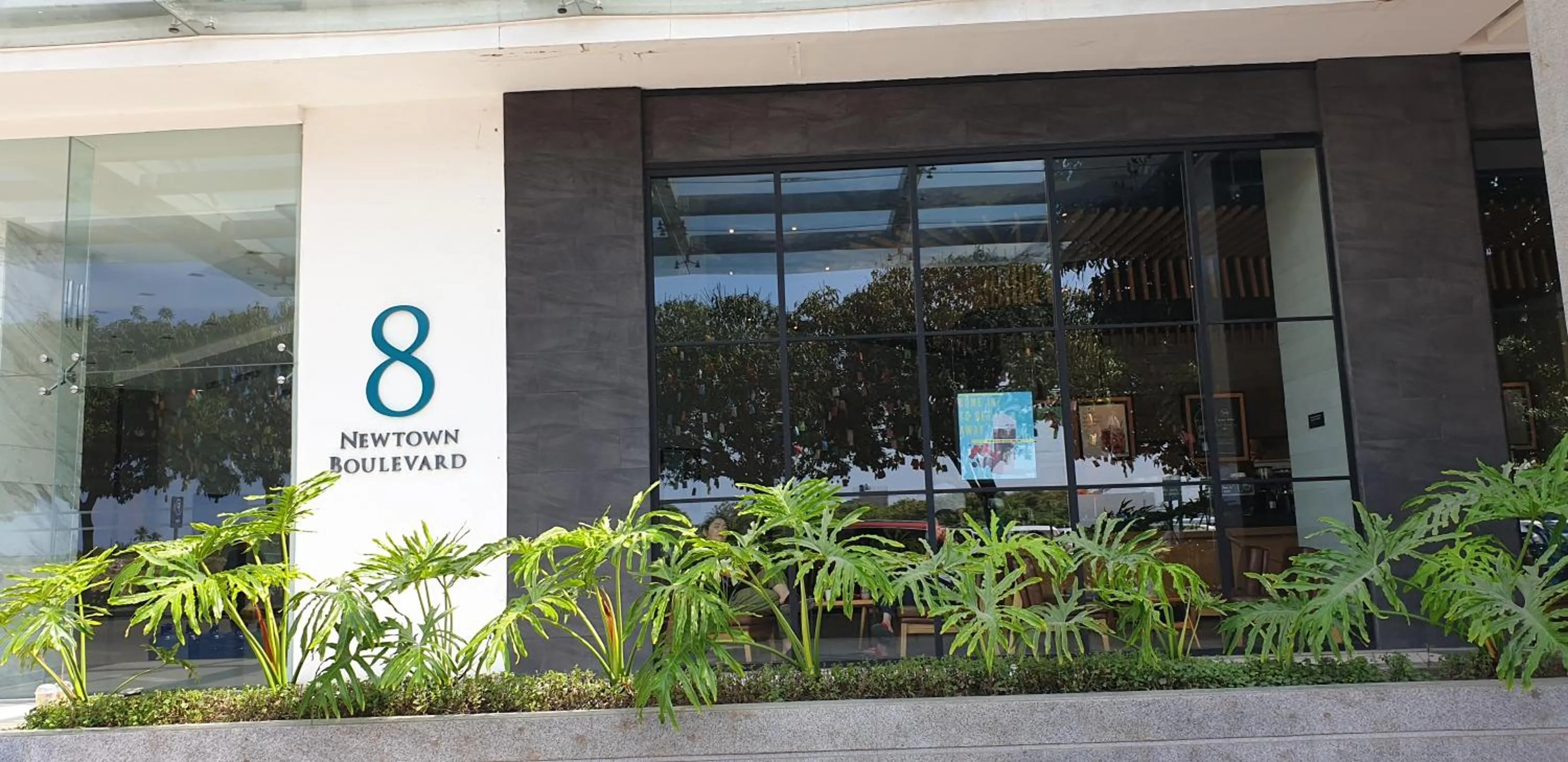 Mactan Newtown Condo with Garden and Ocean View 8NEWTOWN BLVD