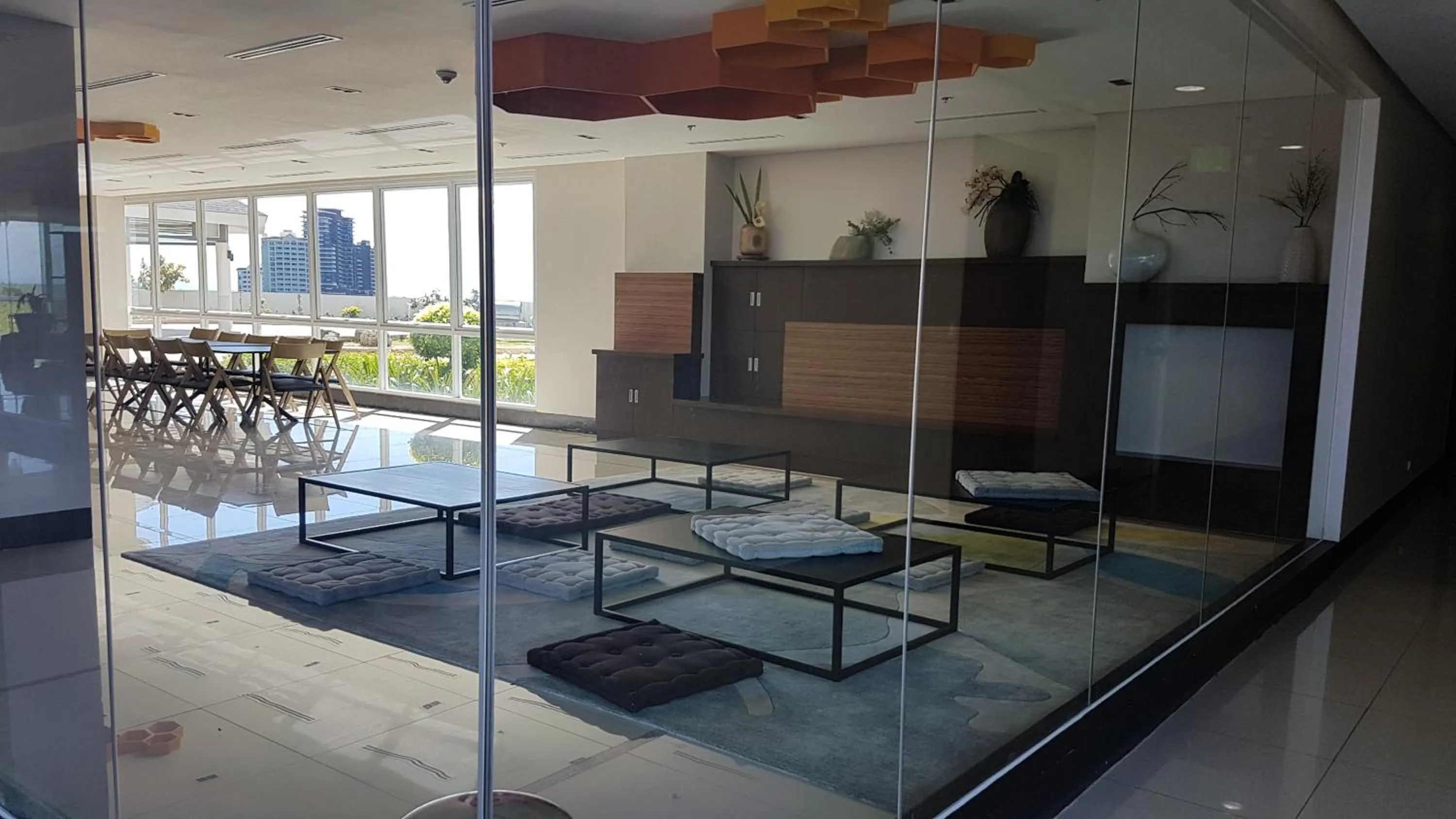 Property building in Mactan Newtown Condo with Garden and Ocean View 8NEWTOWN BLVD