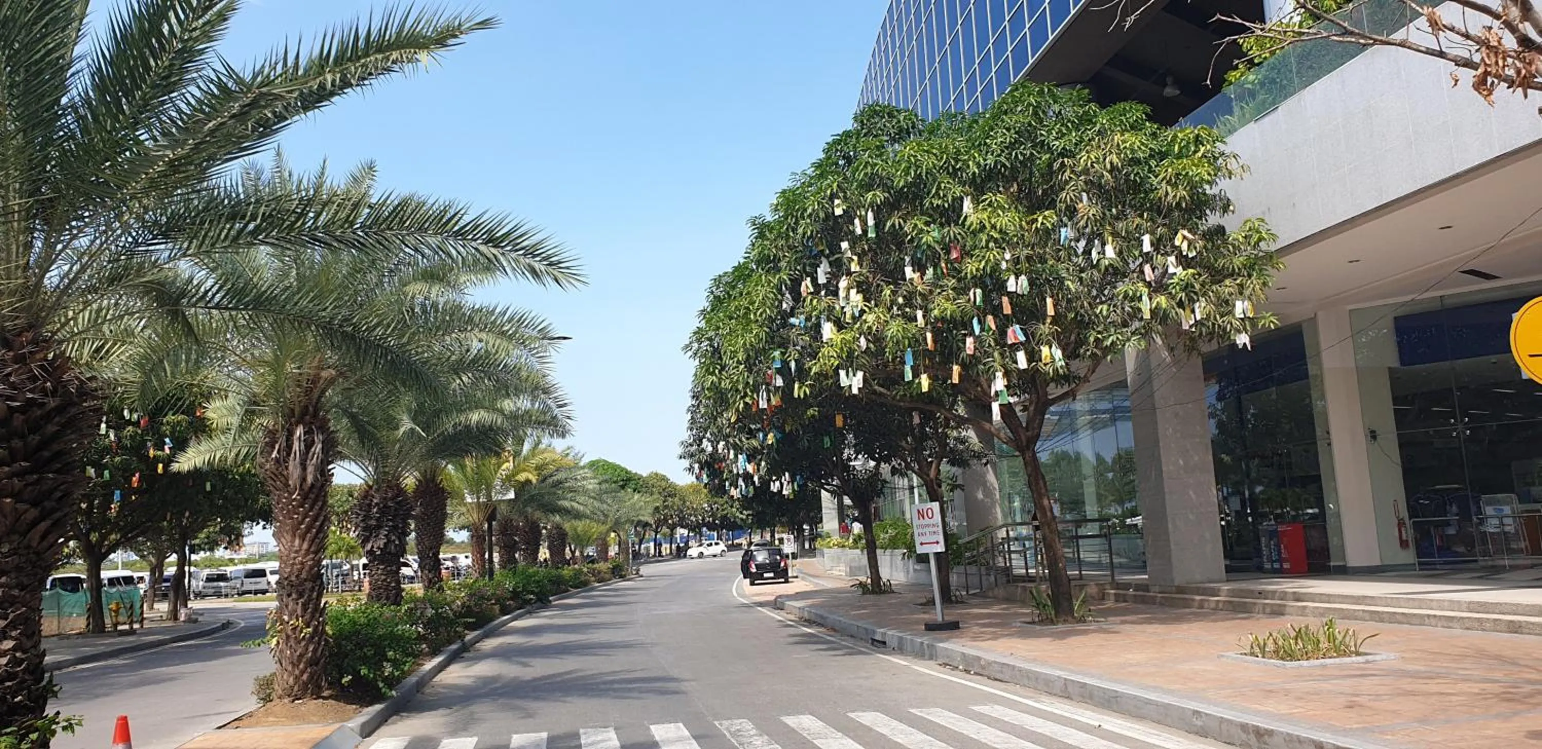 Mactan Newtown Condo with Garden and Ocean View 8NEWTOWN BLVD