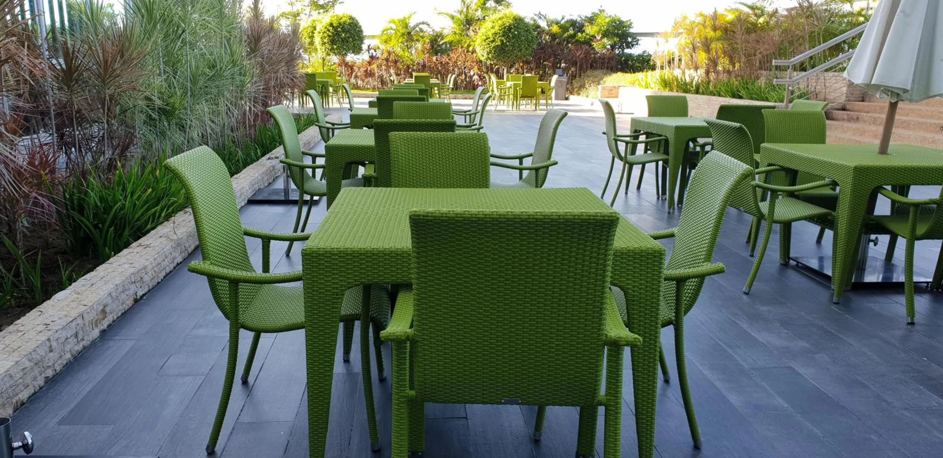 Mactan Newtown Condo with Garden and Ocean View 8NEWTOWN BLVD