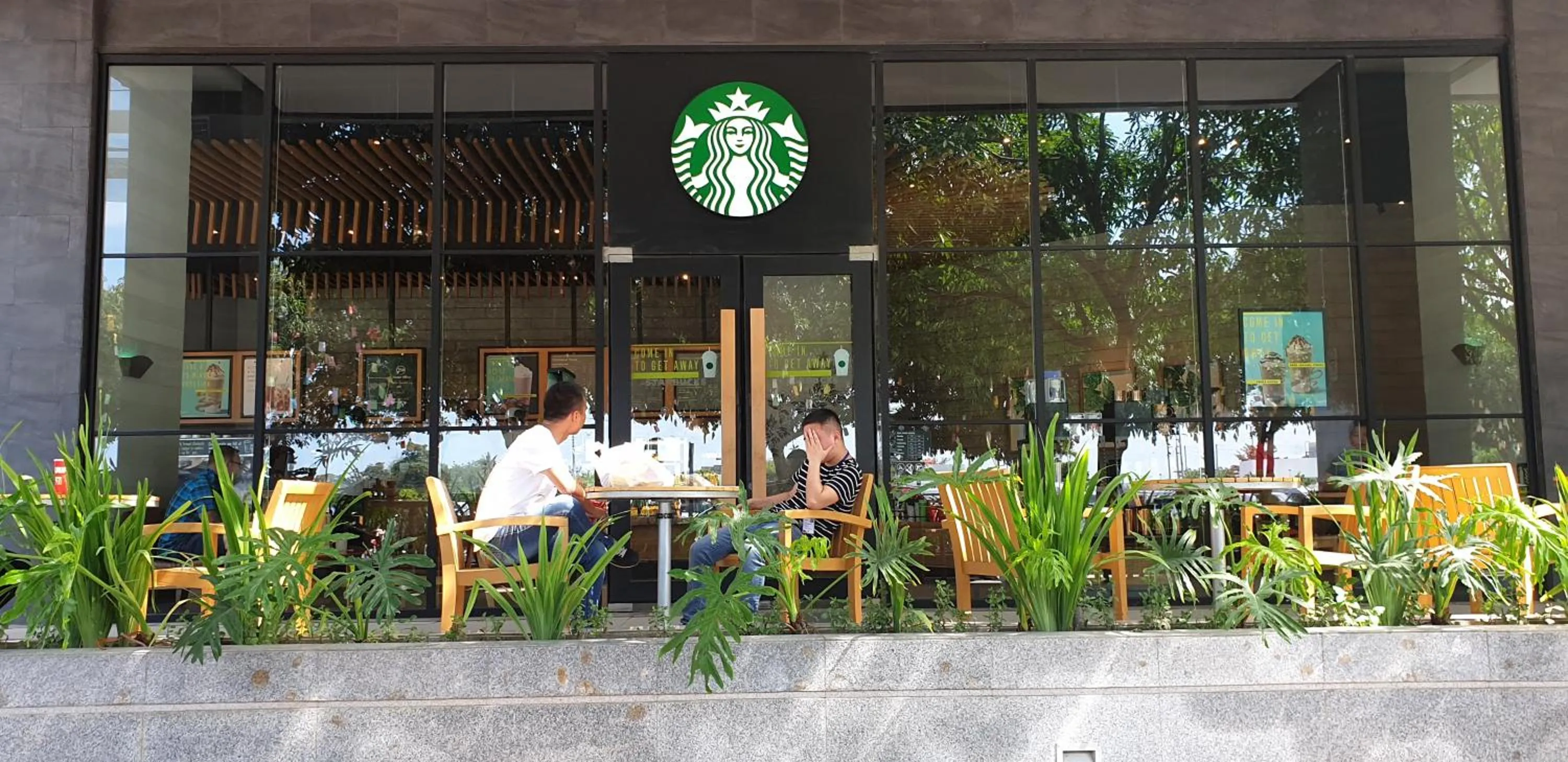 Mactan Newtown Condo with Garden and Ocean View 8NEWTOWN BLVD