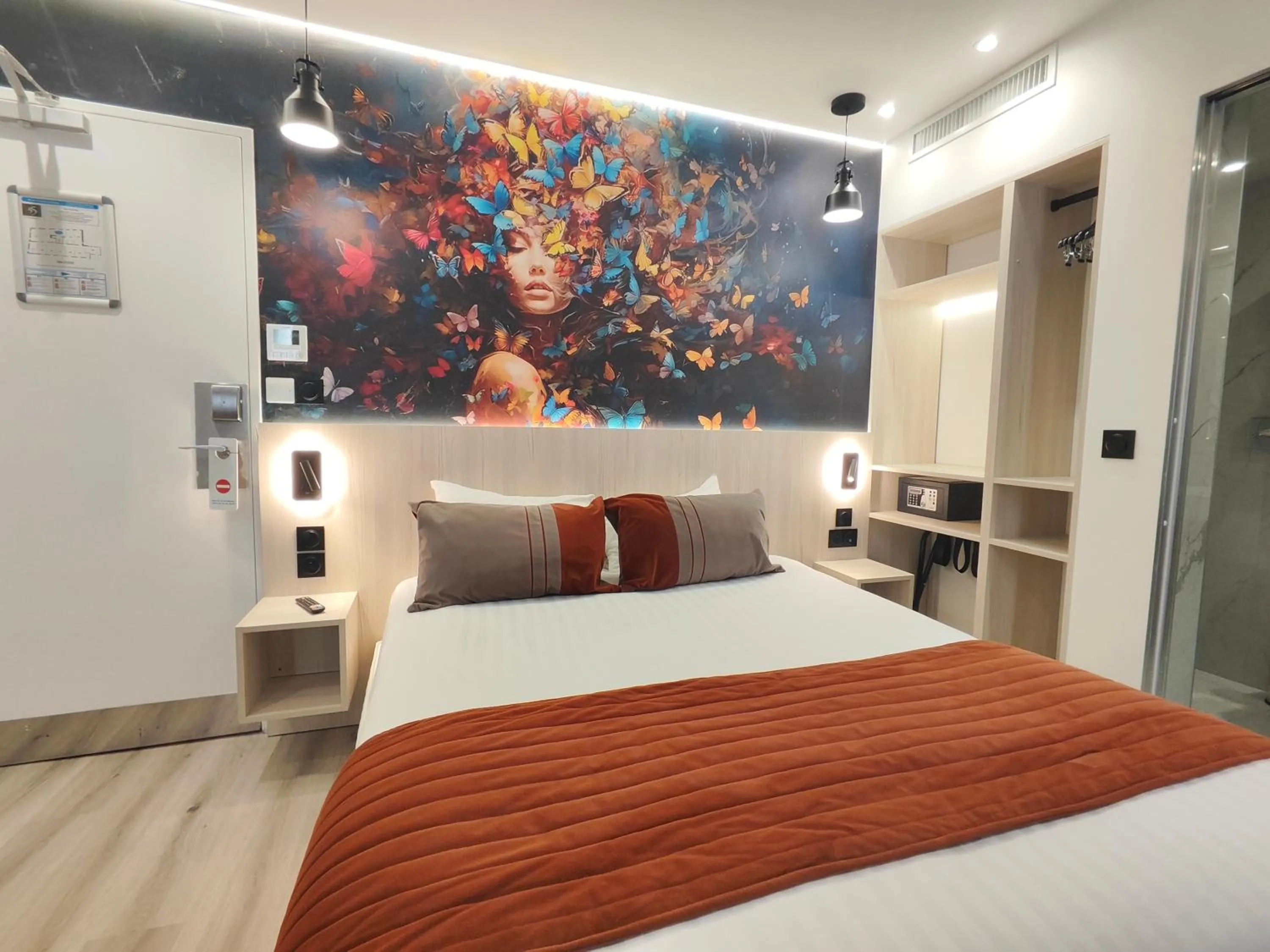 Bed in 55 Hôtel Montparnasse