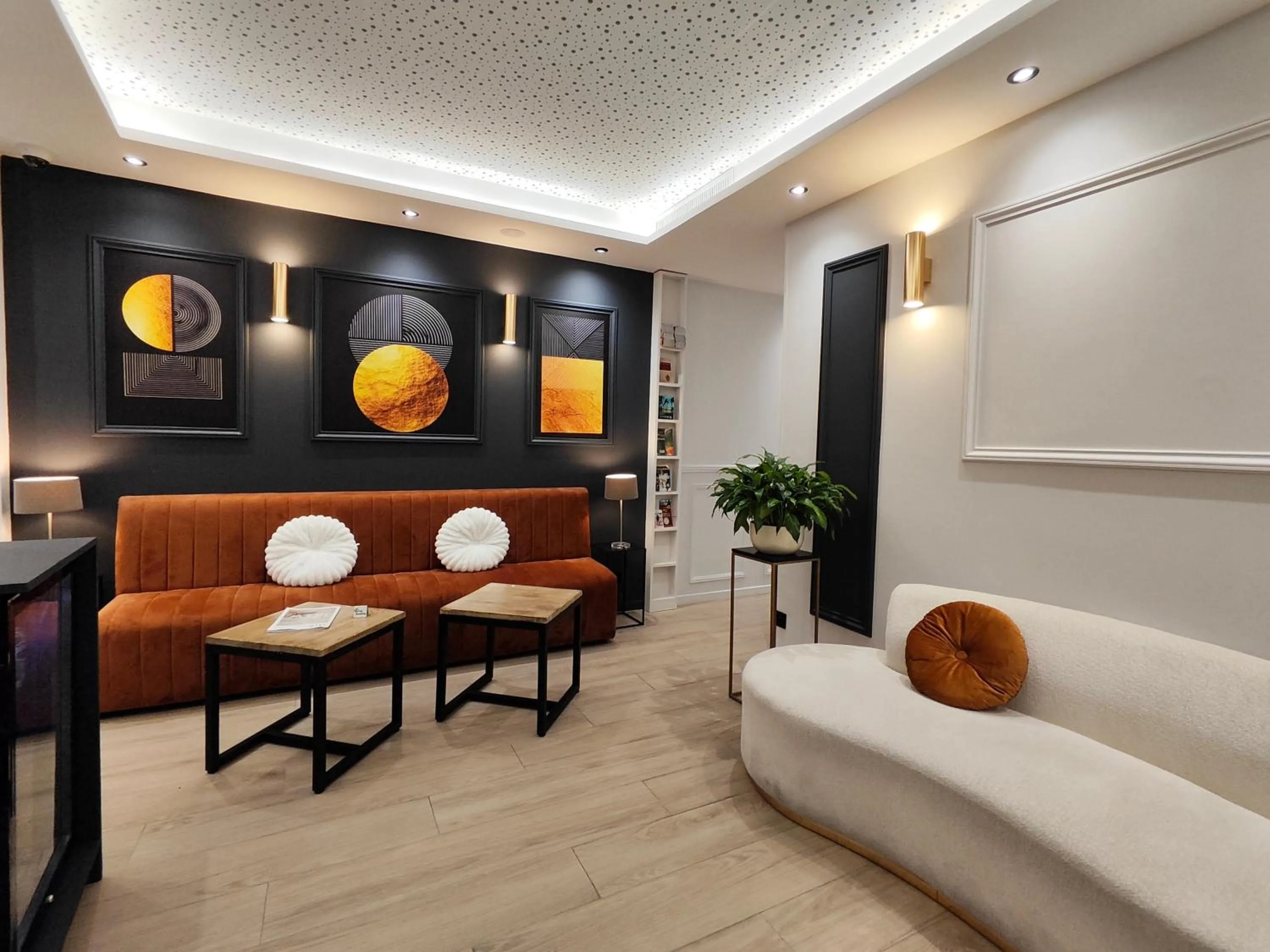 Living room in 55 Hôtel Montparnasse