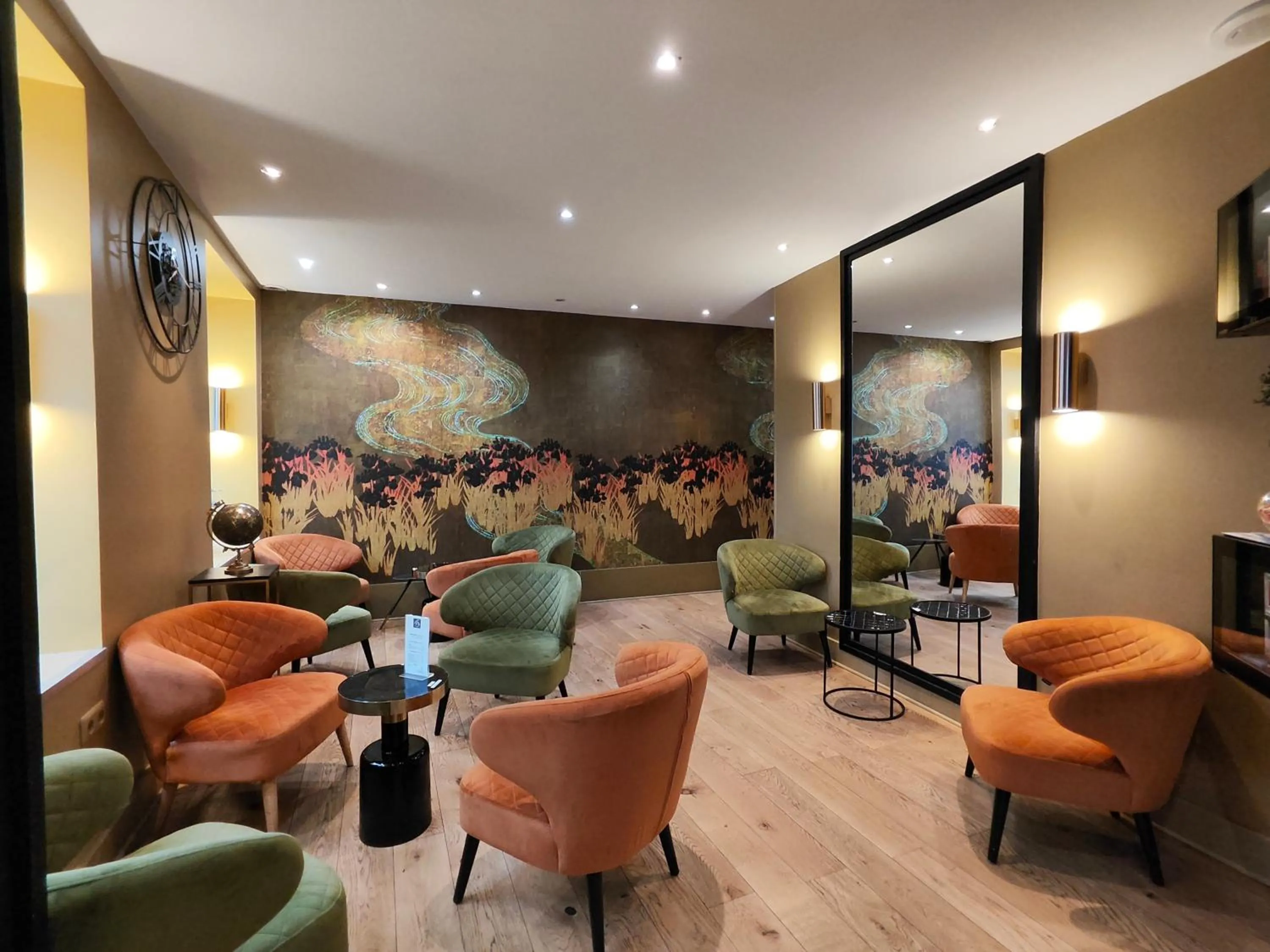 Living room in 55 Hôtel Montparnasse