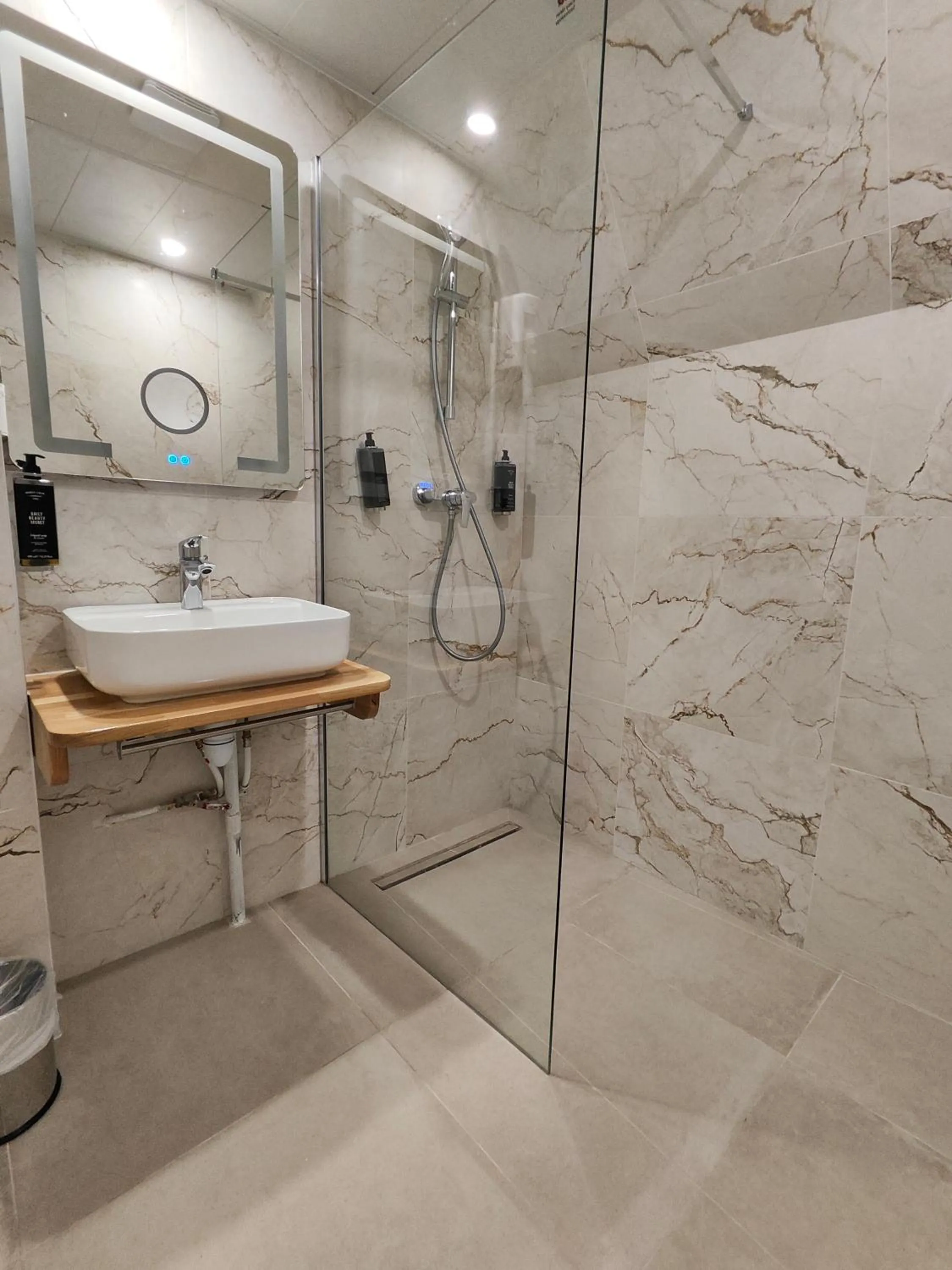 Bathroom in 55 Hôtel Montparnasse