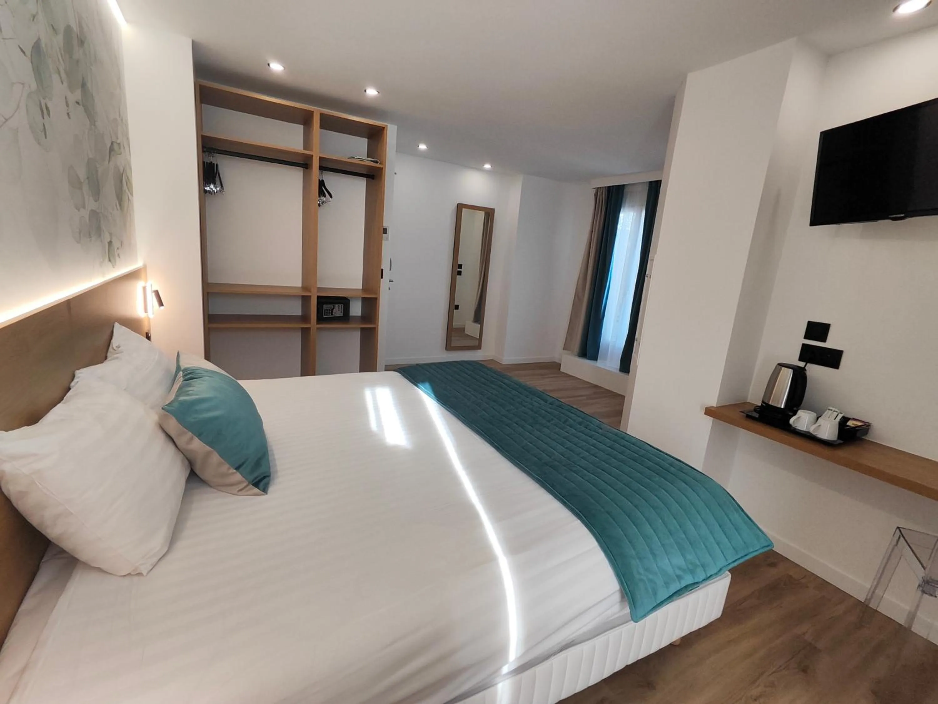 Bed in 55 Hôtel Montparnasse