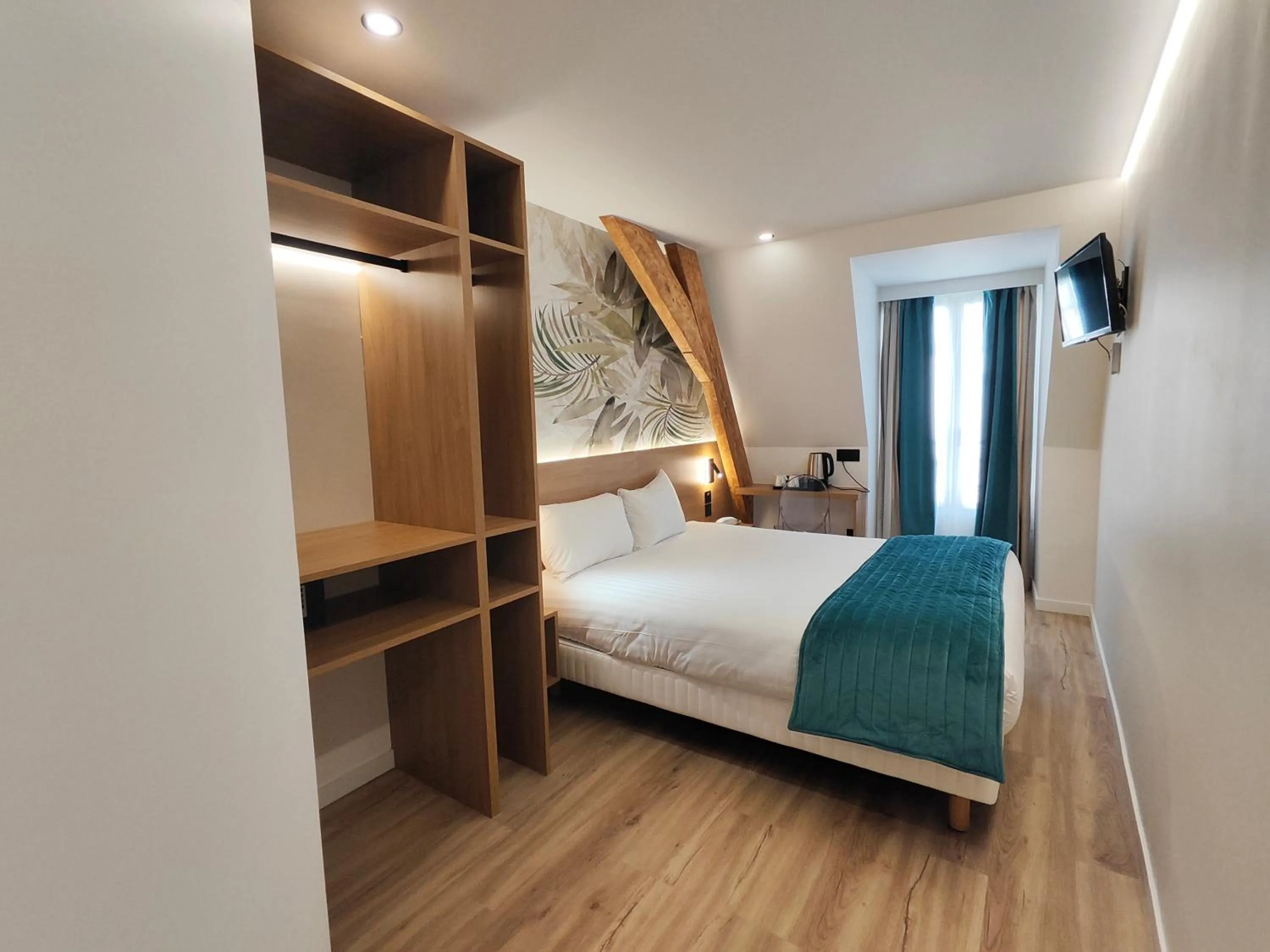 Bed in 55 Hôtel Montparnasse