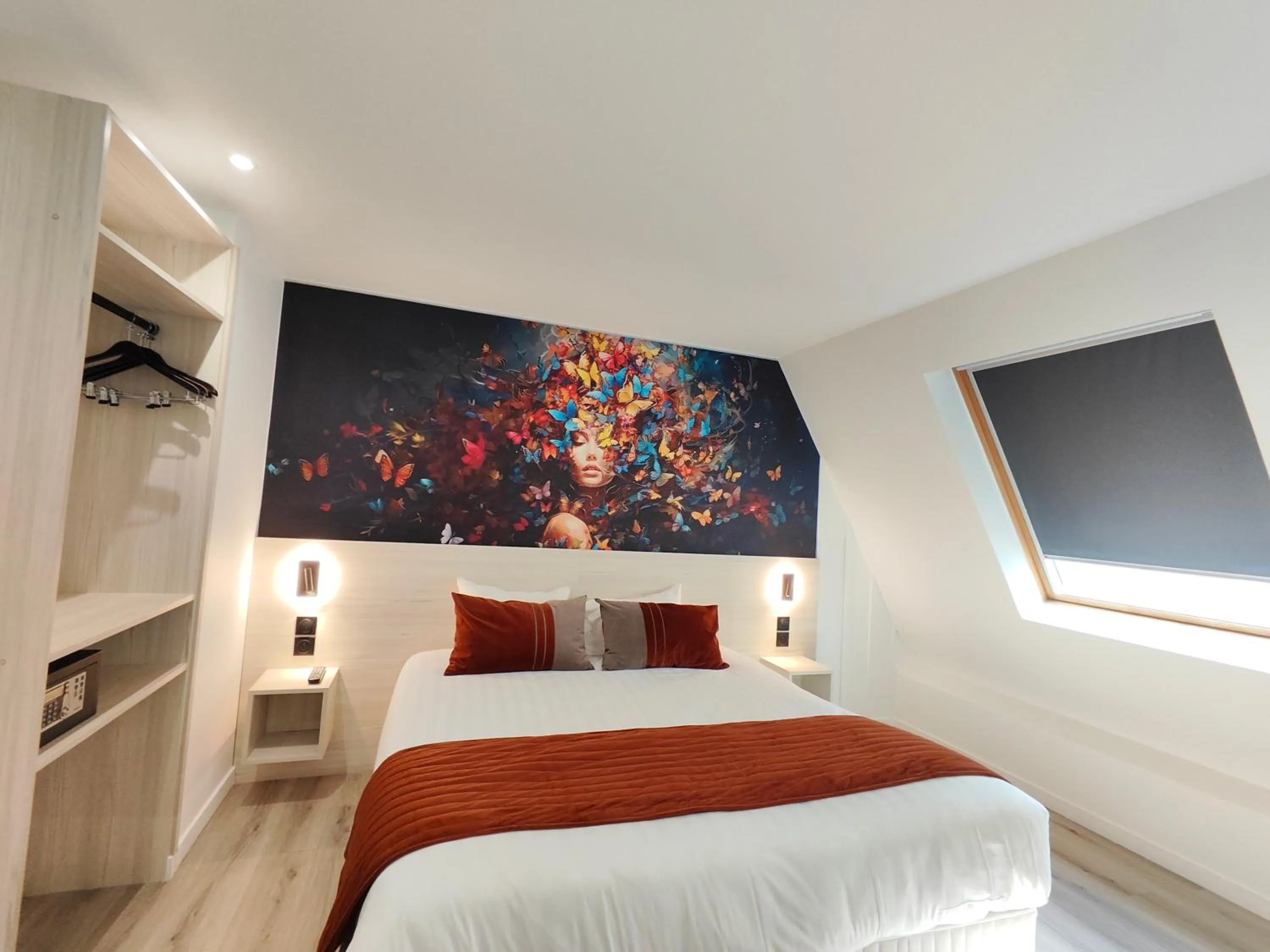 Bed in 55 Hôtel Montparnasse