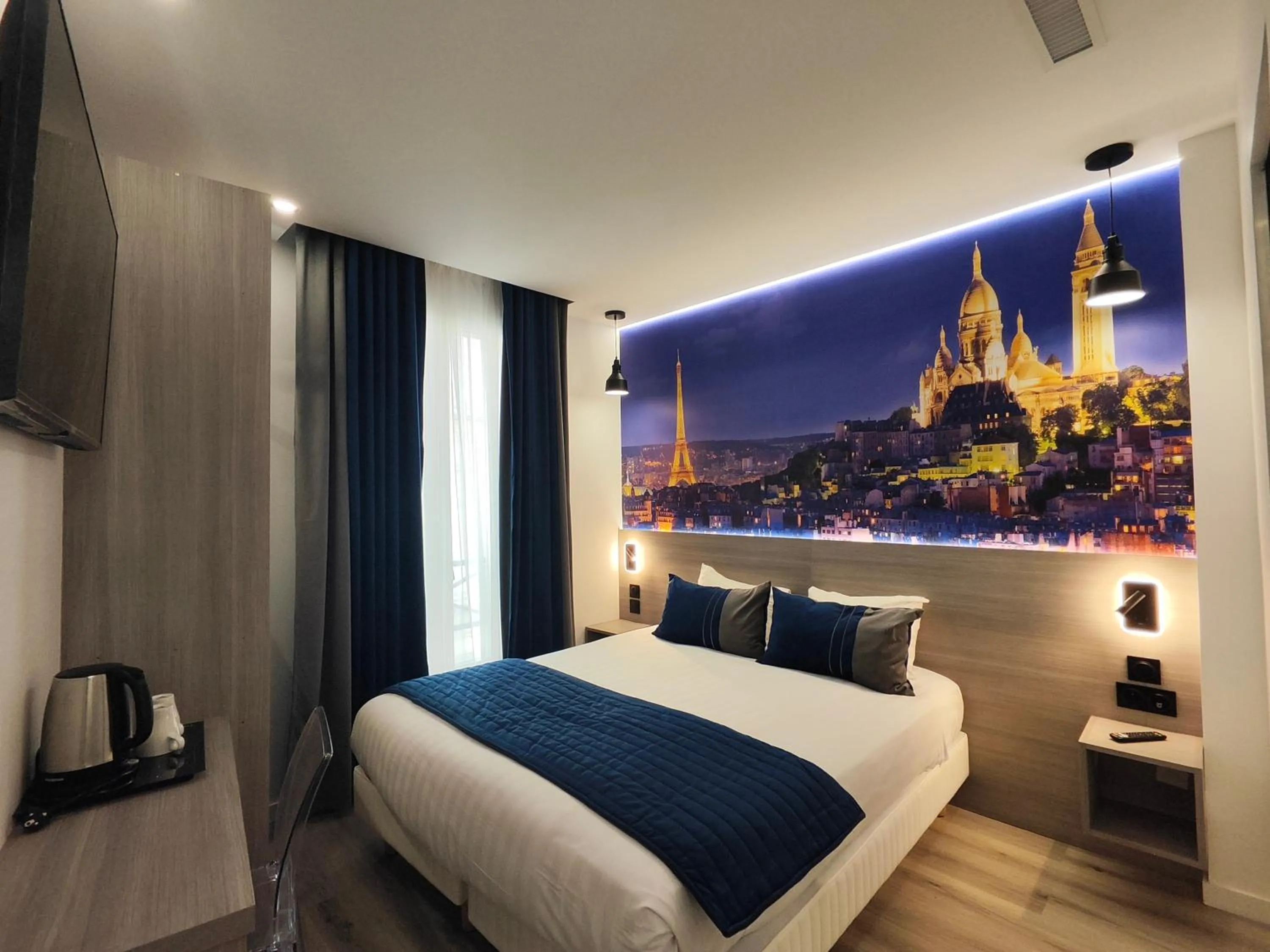 Bed in 55 Hôtel Montparnasse