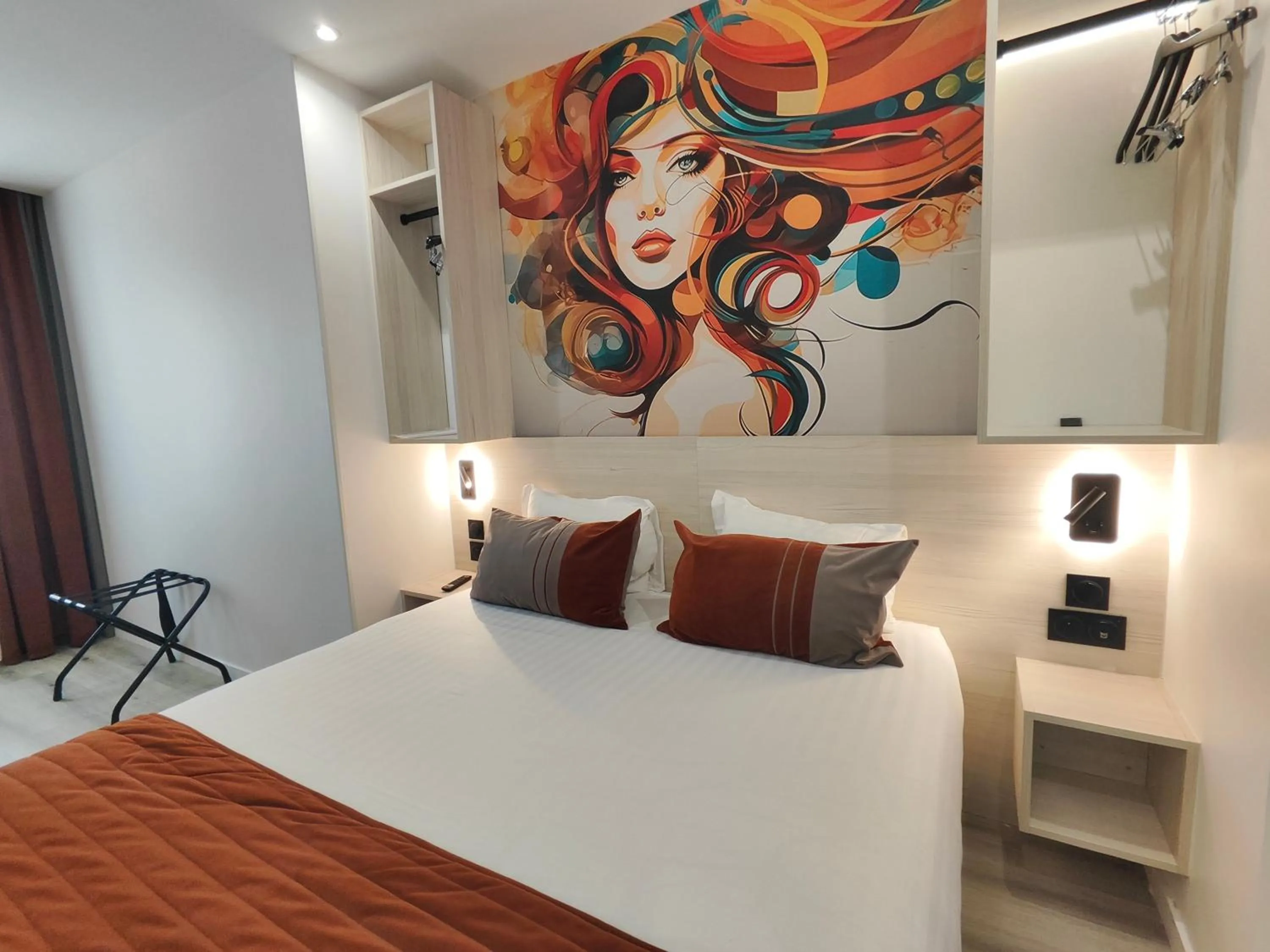 Bed in 55 Hôtel Montparnasse