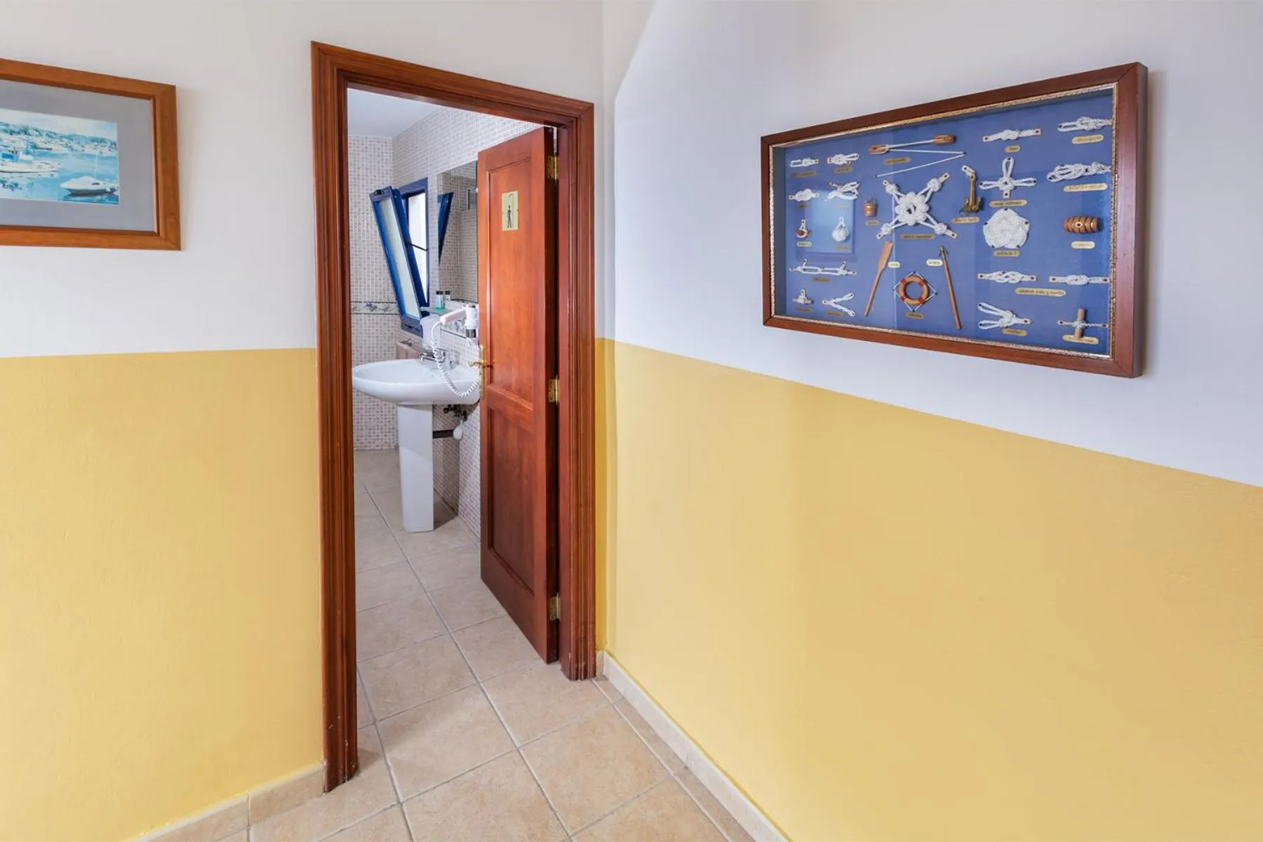 Bathroom in Hostal Magec