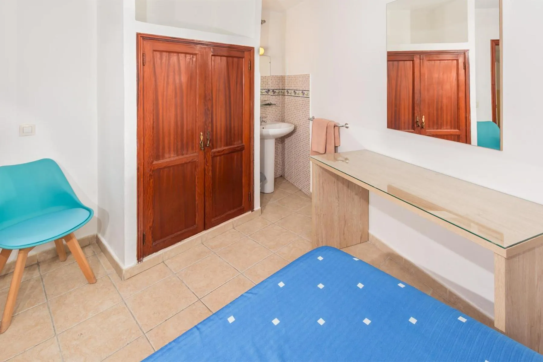 Toilet, Bed in Hostal Magec