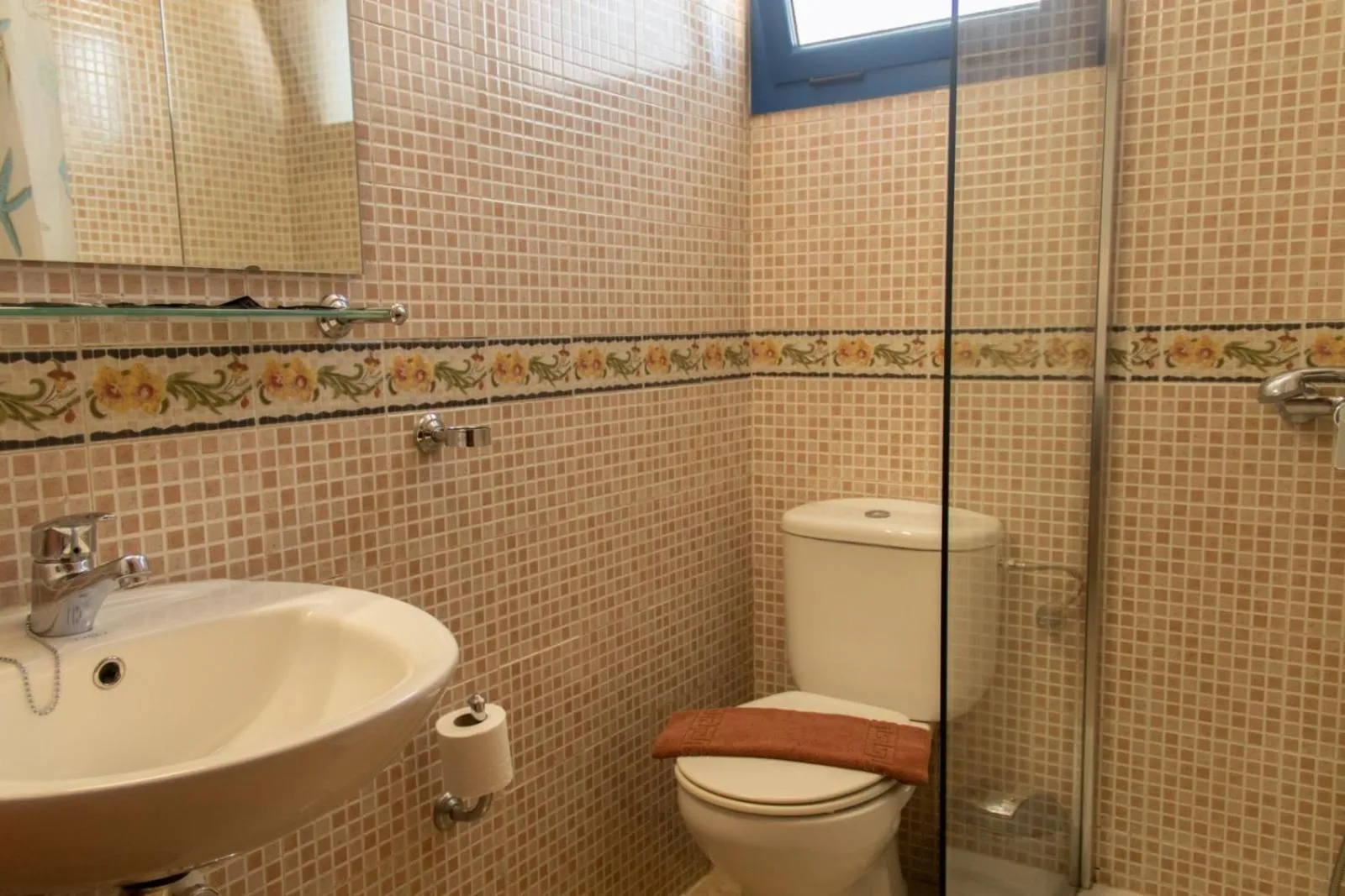 Shower in Hostal Magec