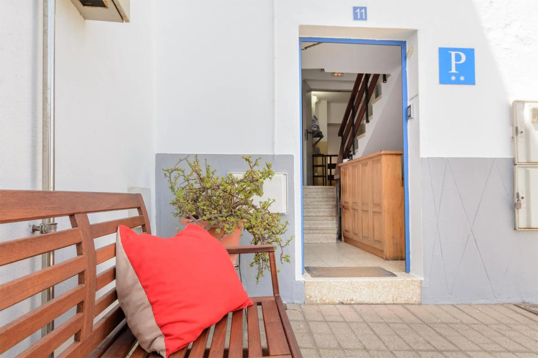 Facade/entrance in Hostal Magec