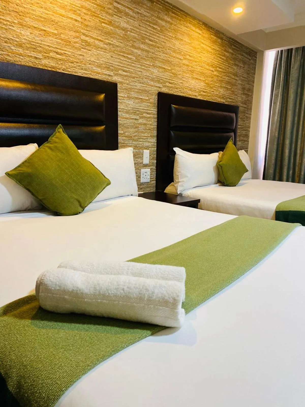 Bedroom, Bed in Bayside Hotel 97 Russell Street