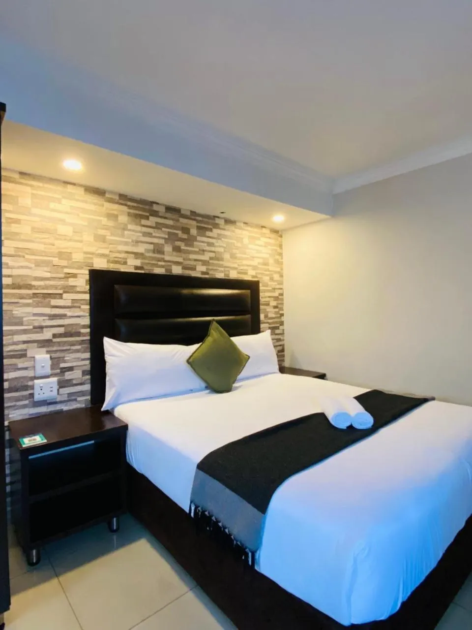 Bedroom, Bed in Bayside Hotel 97 Russell Street