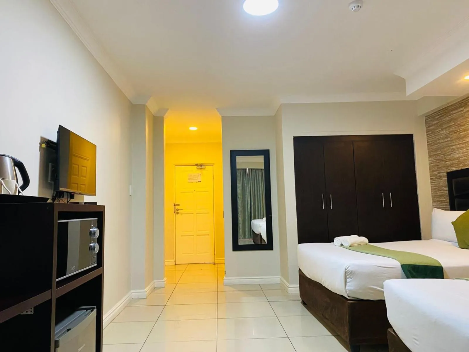 Bedroom, Bed in Bayside Hotel 97 Russell Street