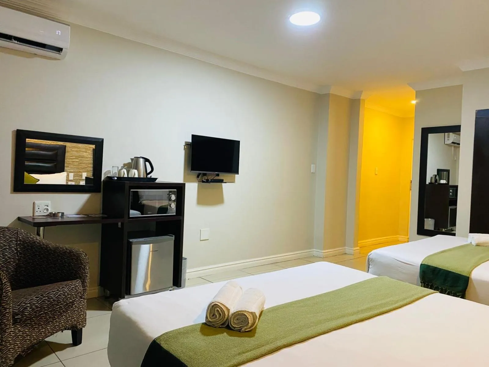 Property building, Bed in Bayside Hotel 97 Russell Street