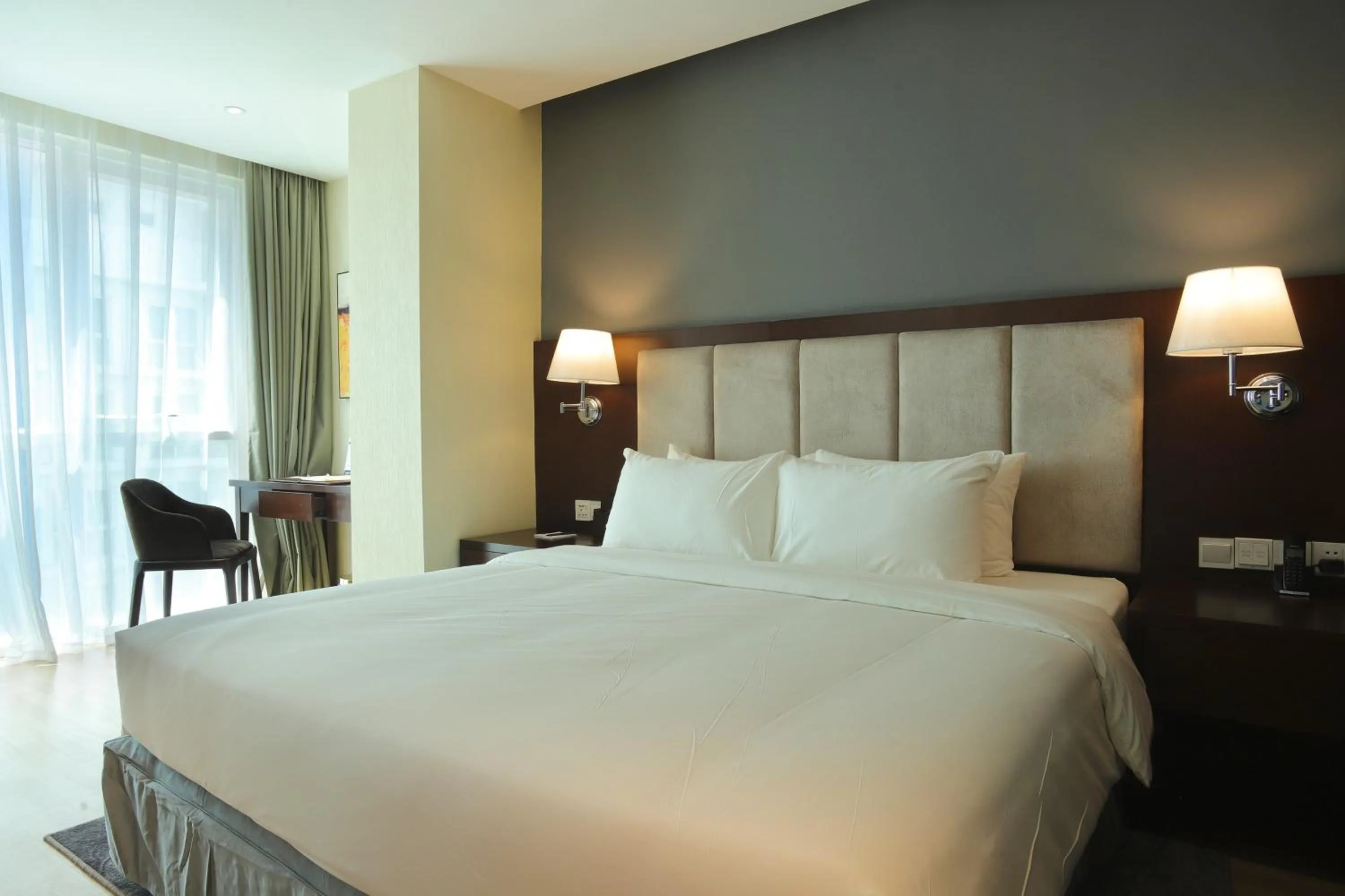 Bedroom, Bed in Olympia City Hotel by Dara