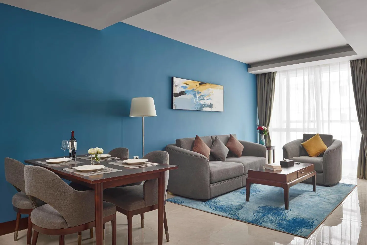 Living room in Olympia City Hotel by Dara