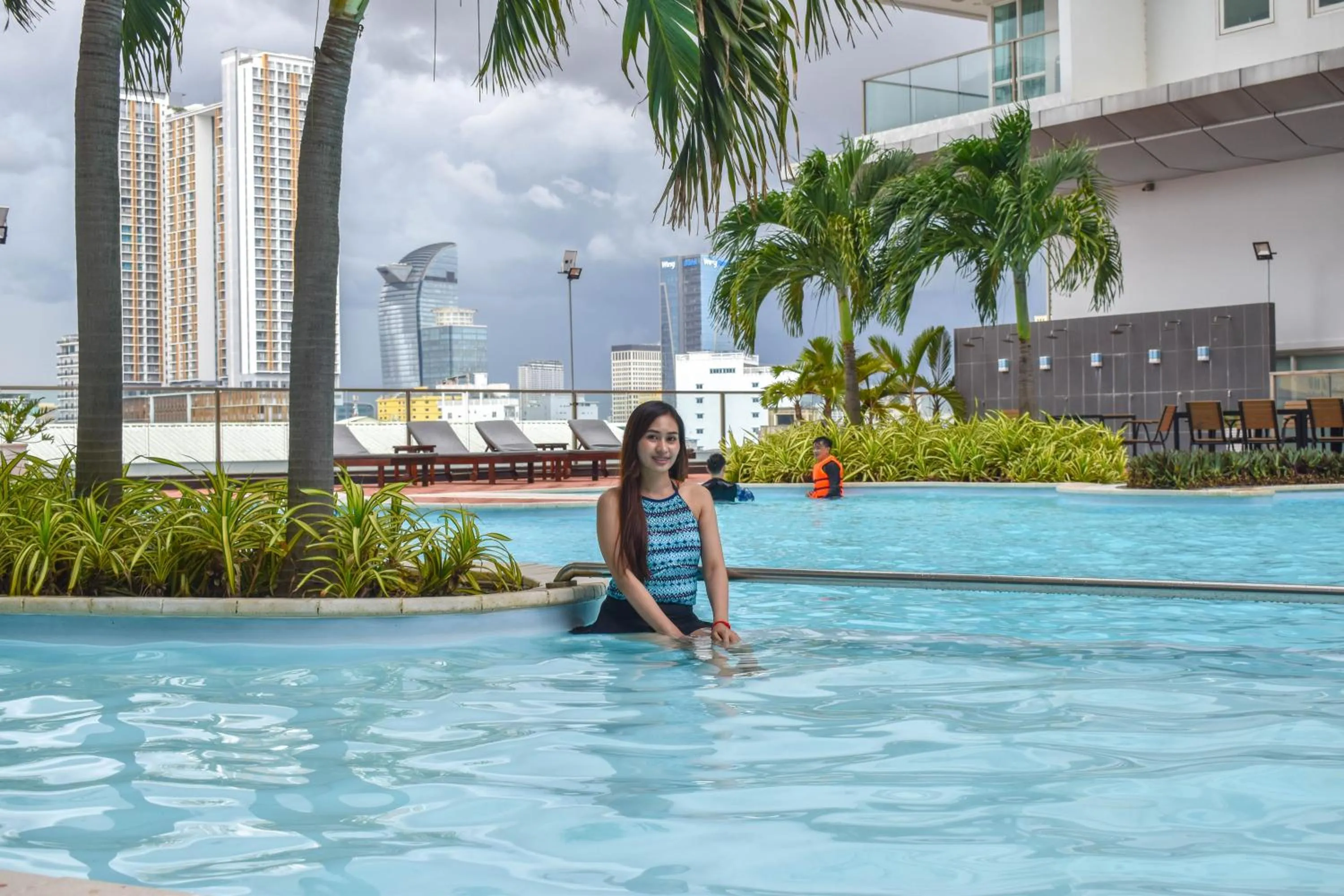 Property building in Olympia City Hotel by Dara