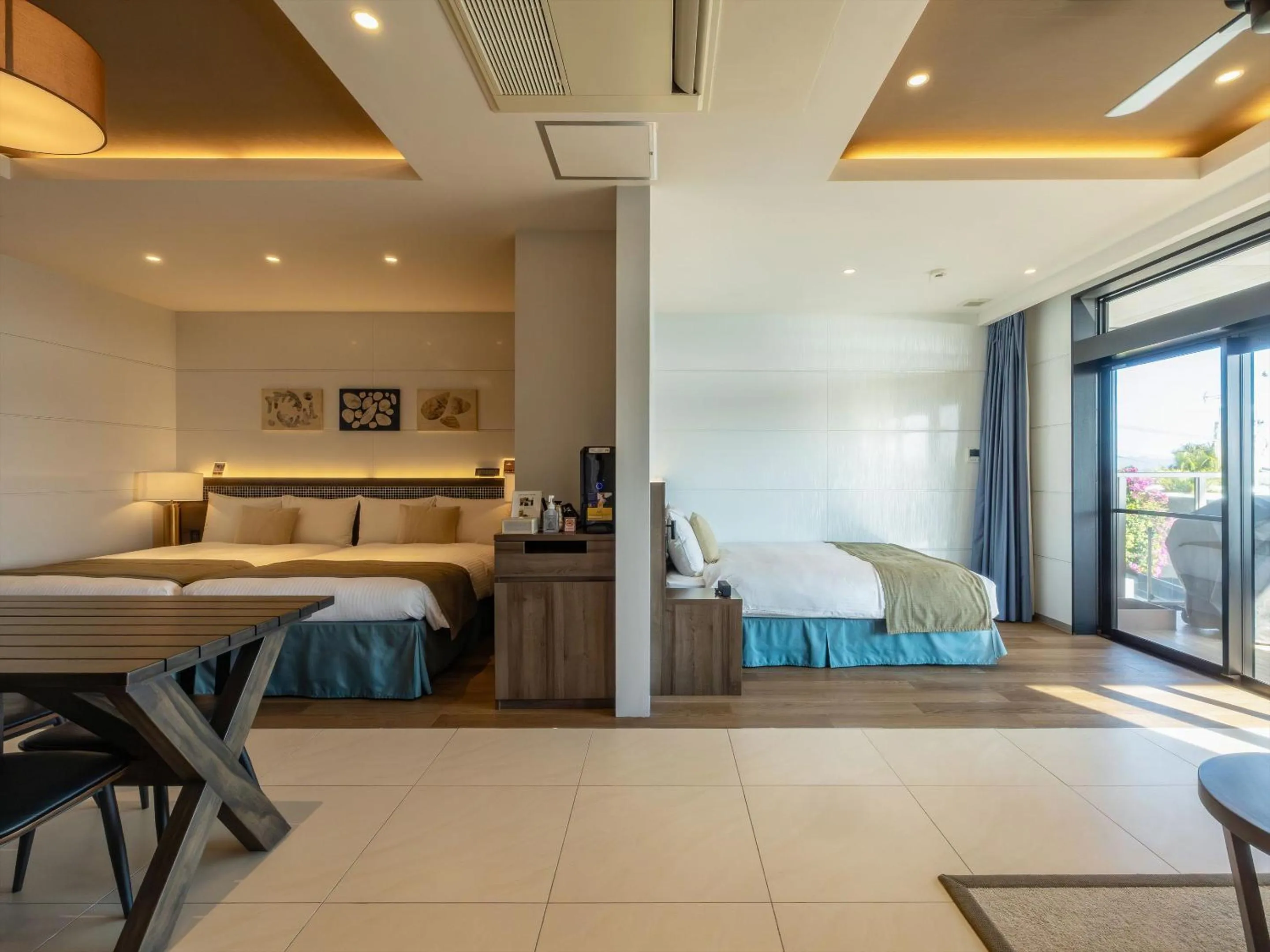 Bedroom, Bed in One Suite THE TERRACE