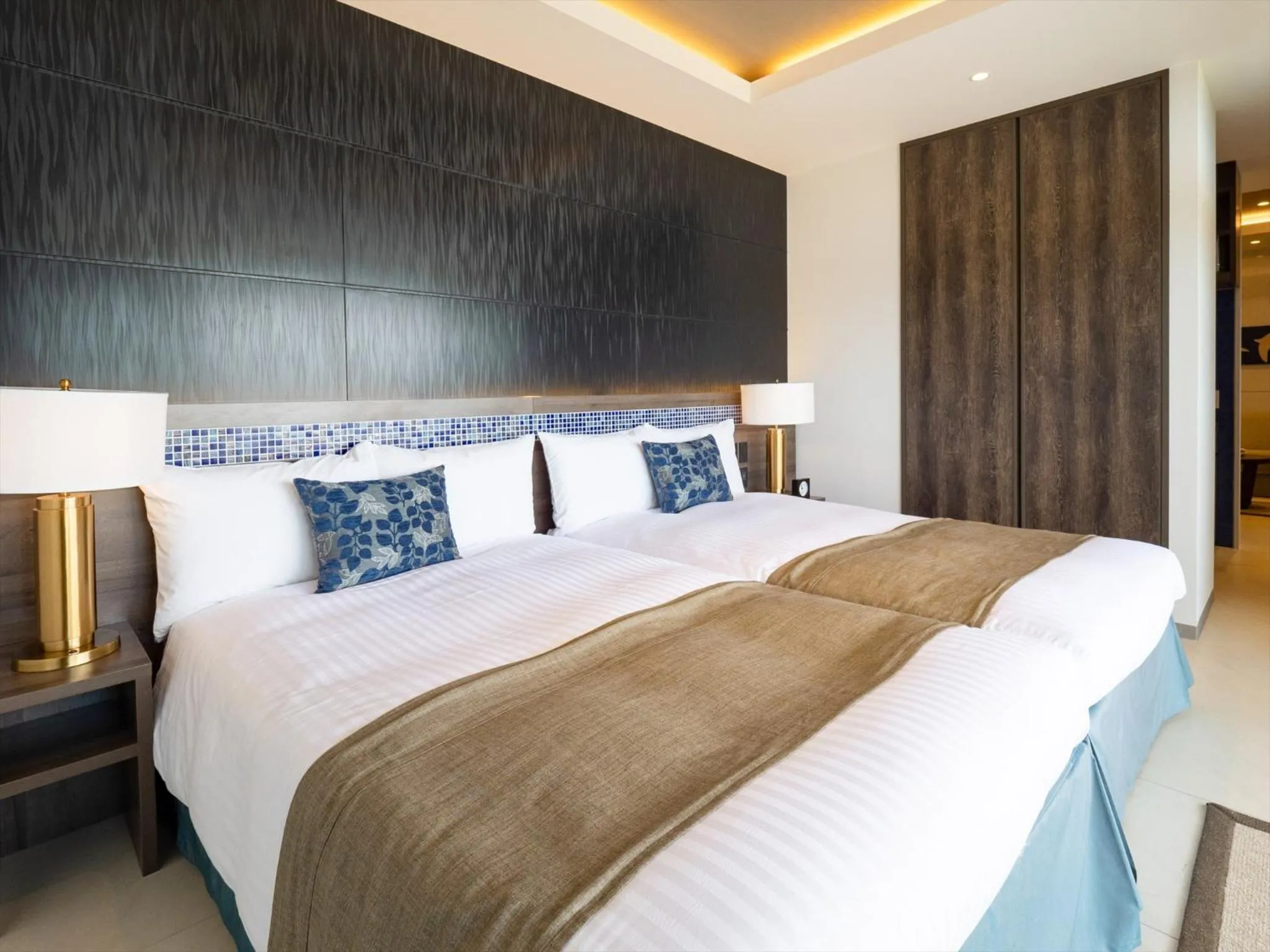 Bed in One Suite THE TERRACE