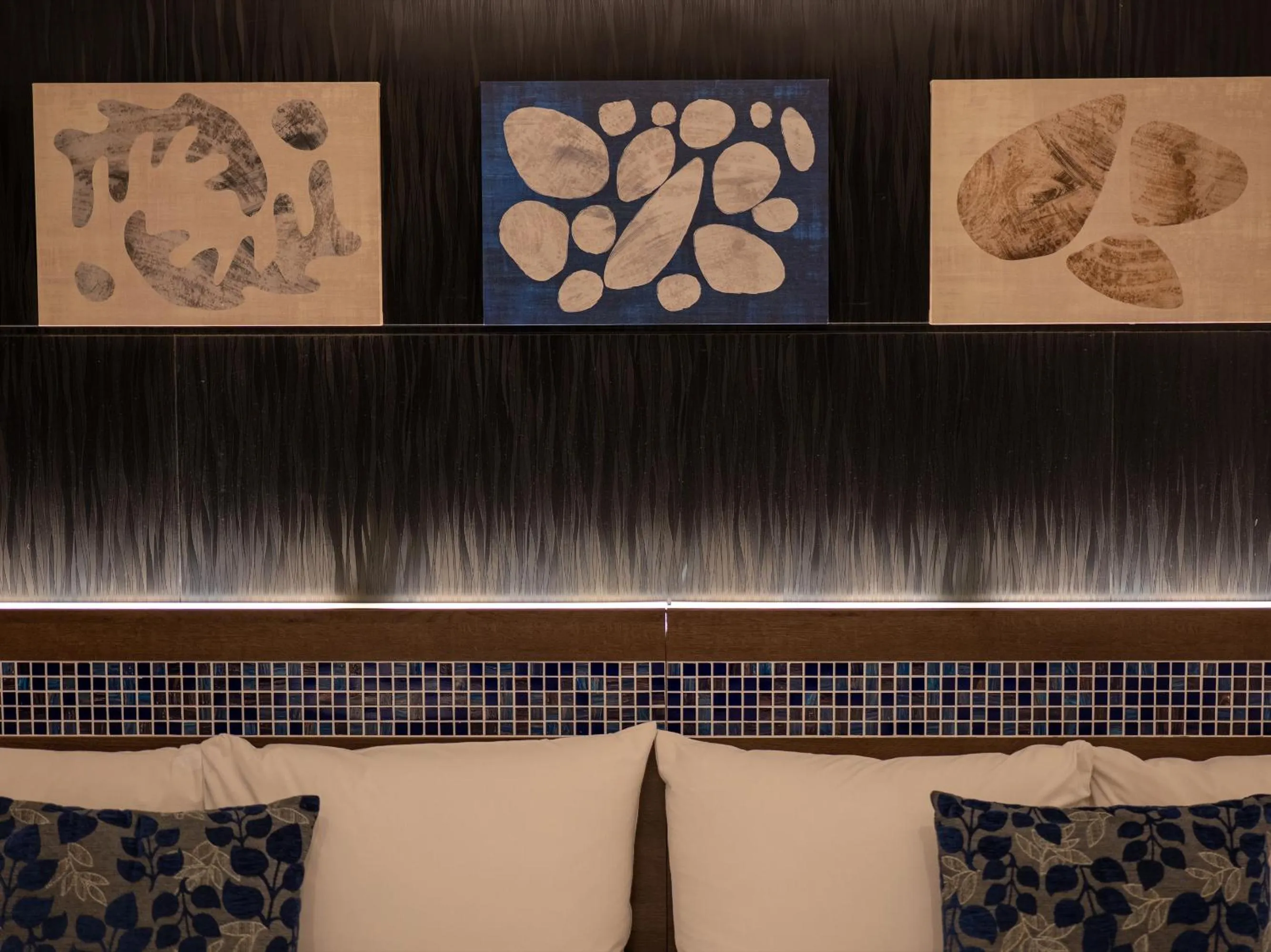 Photo of the whole room in One Suite THE TERRACE