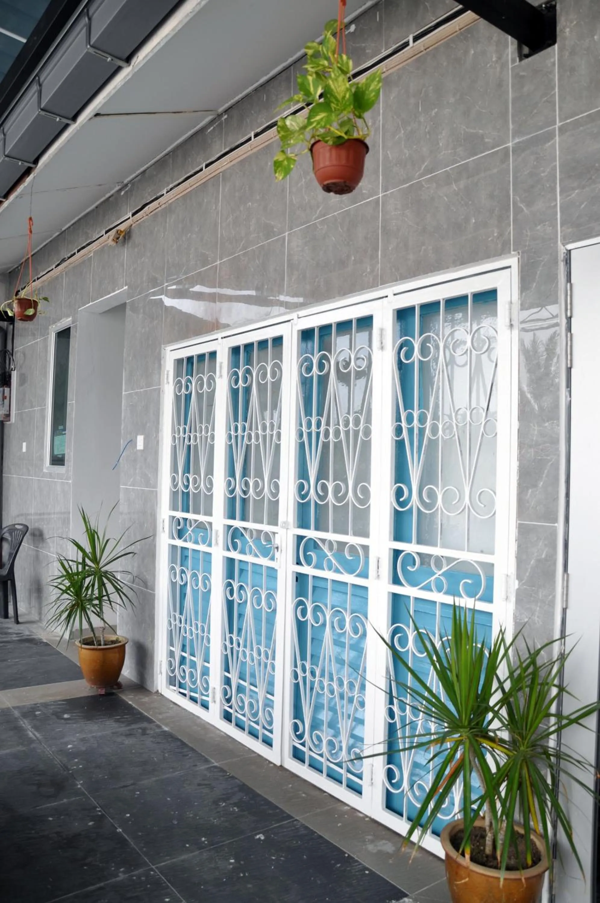 Property building in Teruntum 96 Guest house