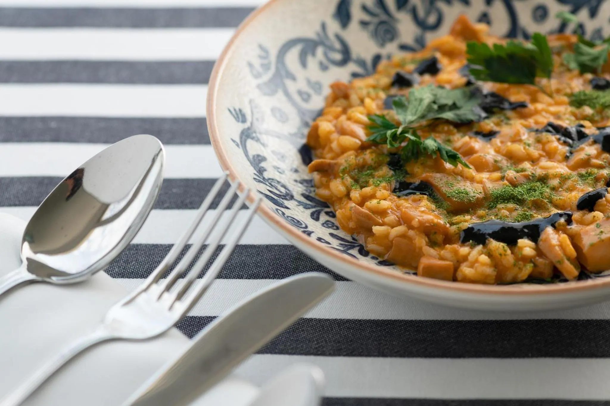 Restaurant/places to eat in Hotel Caesar