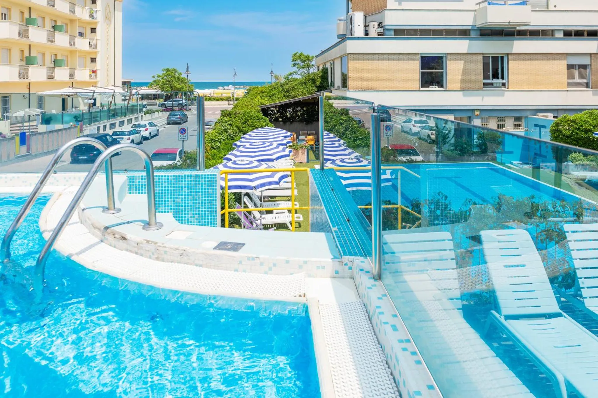 Swimming pool in Hotel Caesar