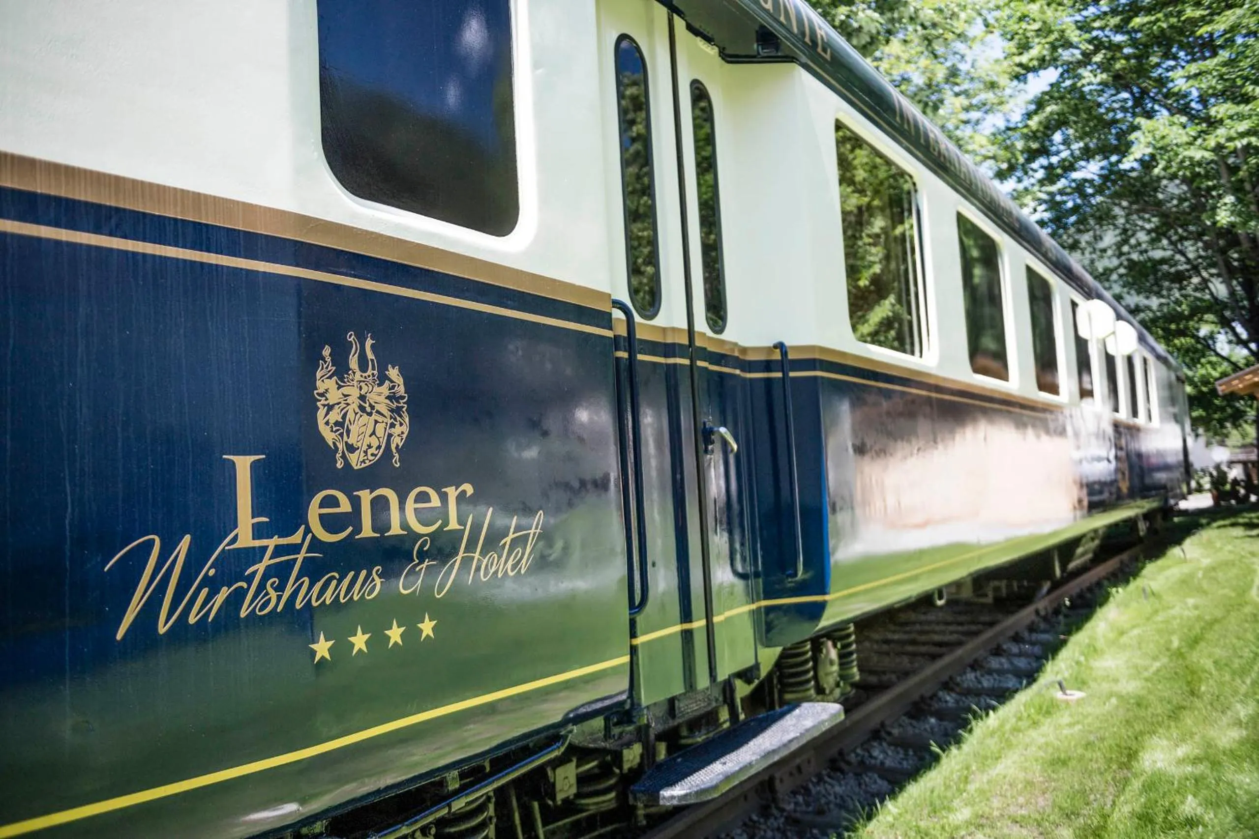 Luxury Lodge - Lener Express