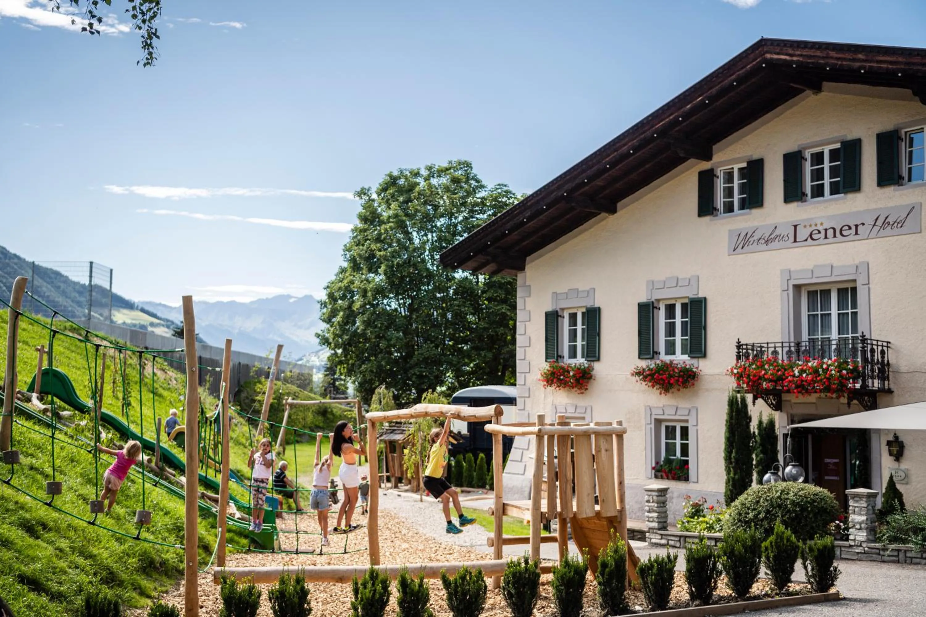 Luxury Lodge - Lener Express